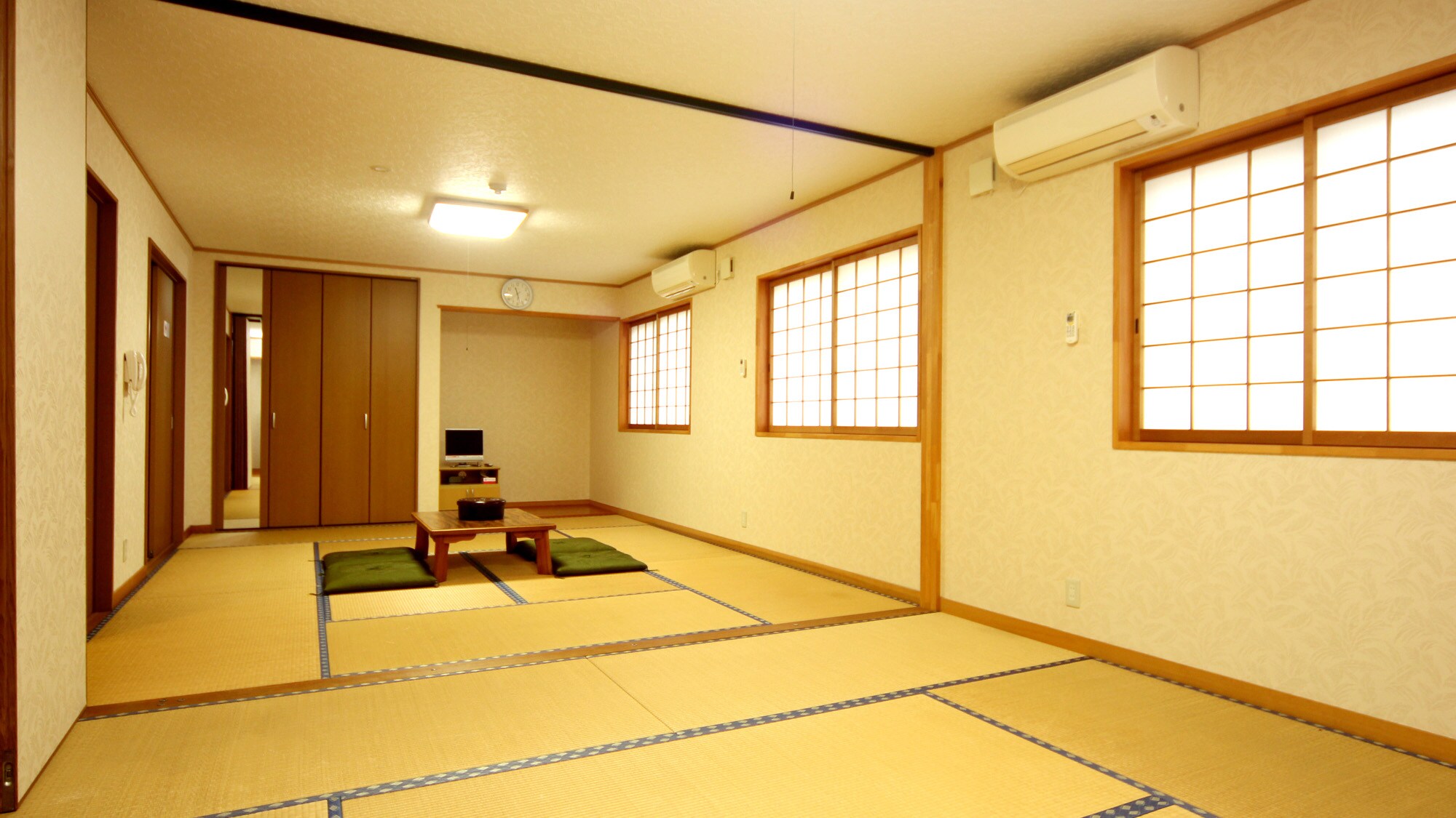 [New Wing Japanese-style Room] You can relax in a spacious and comfortable environment.