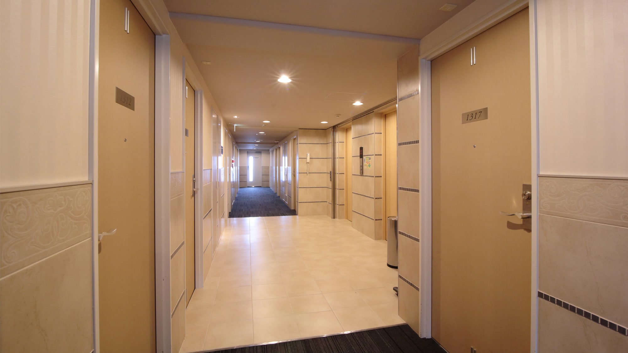 Floor corridor