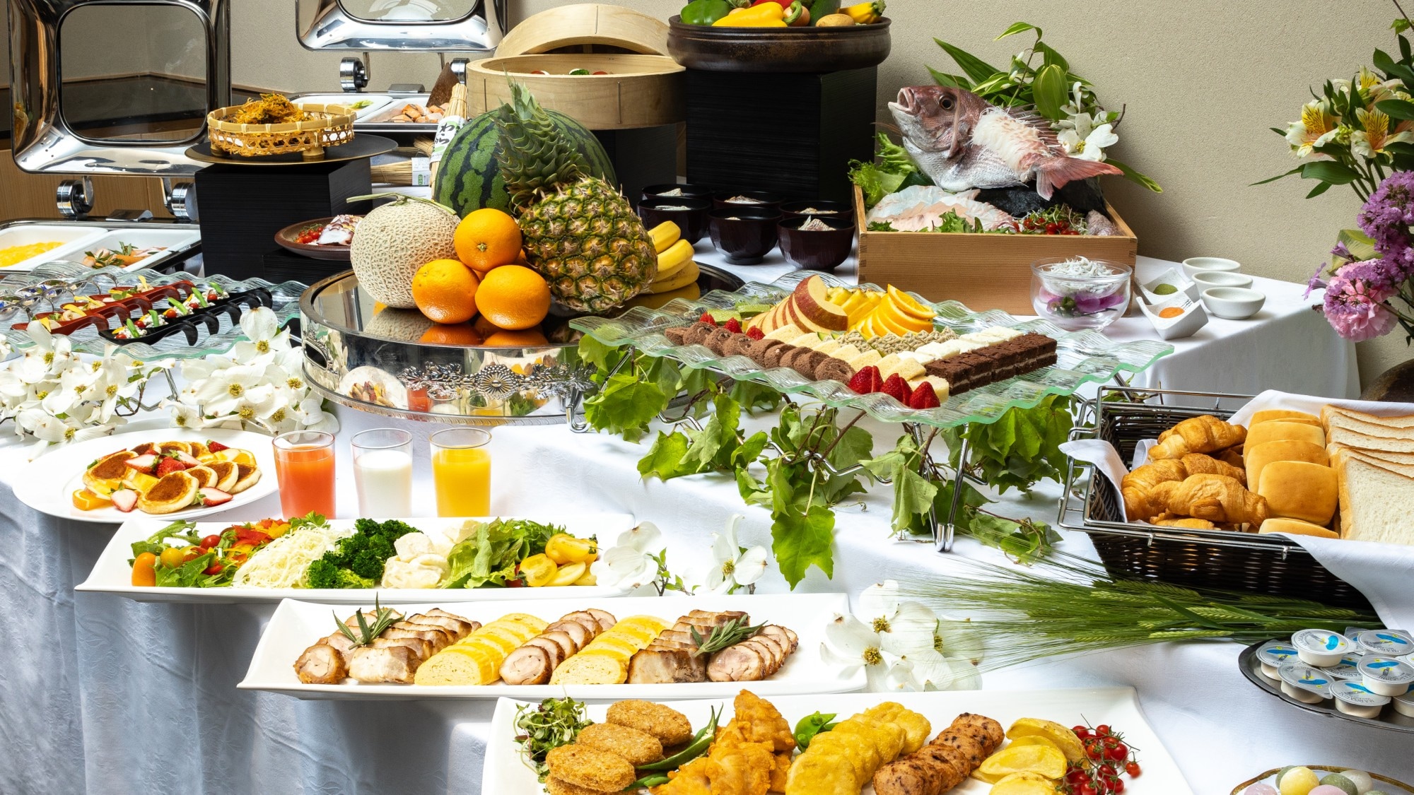 Breakfast/Japanese and Western buffet (image)