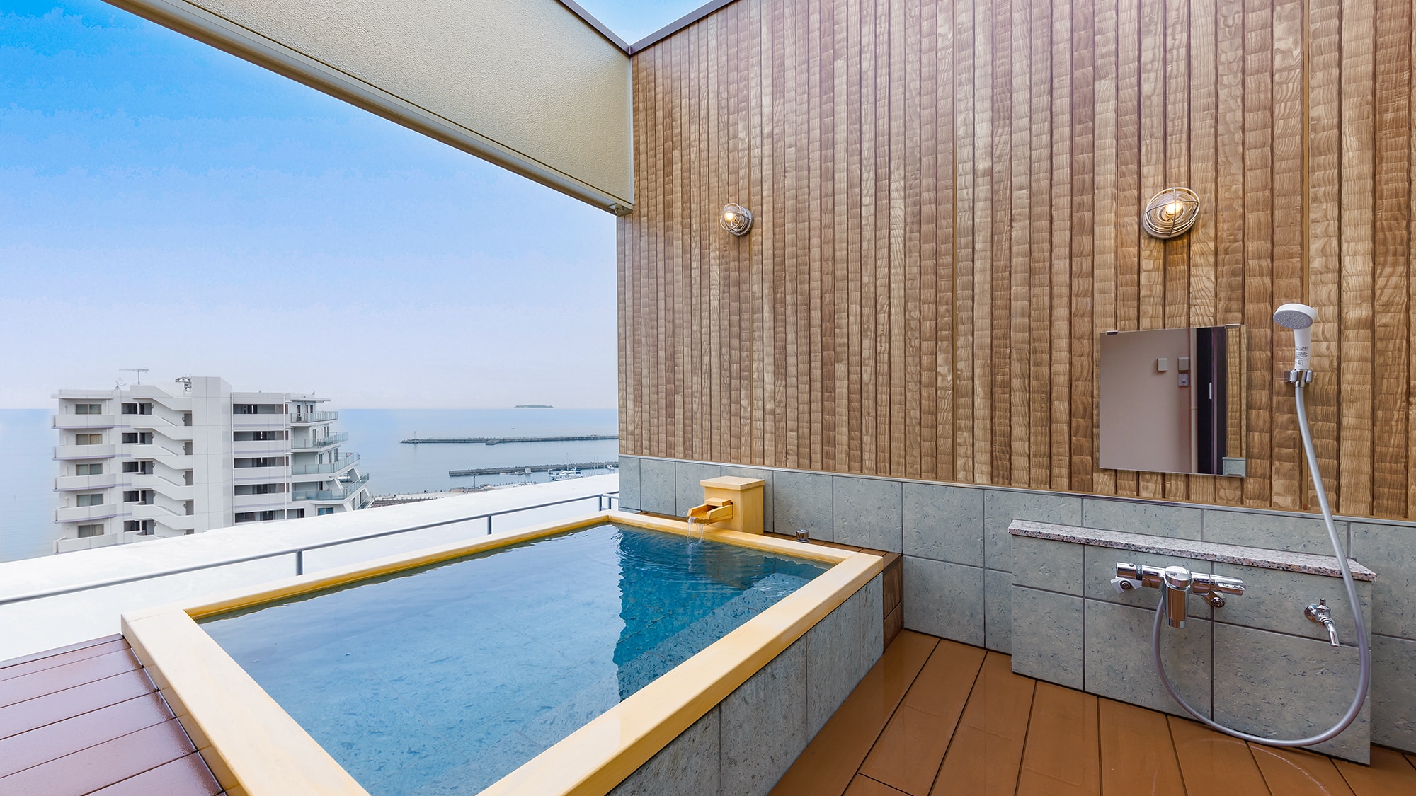 Phòng tắm ngoài trời riêng tư có tầm nhìn ra "Izu"