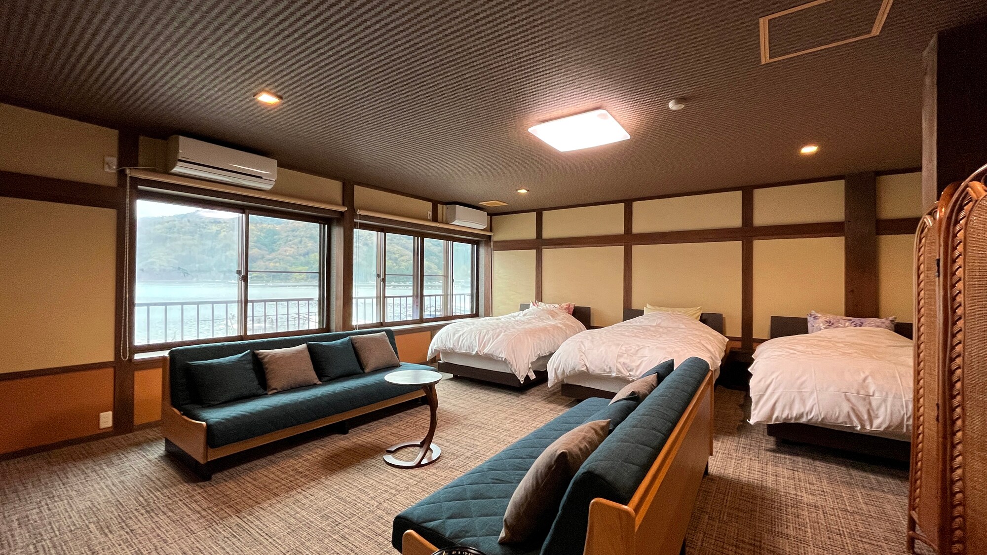 [Japanese-Western style triple room]