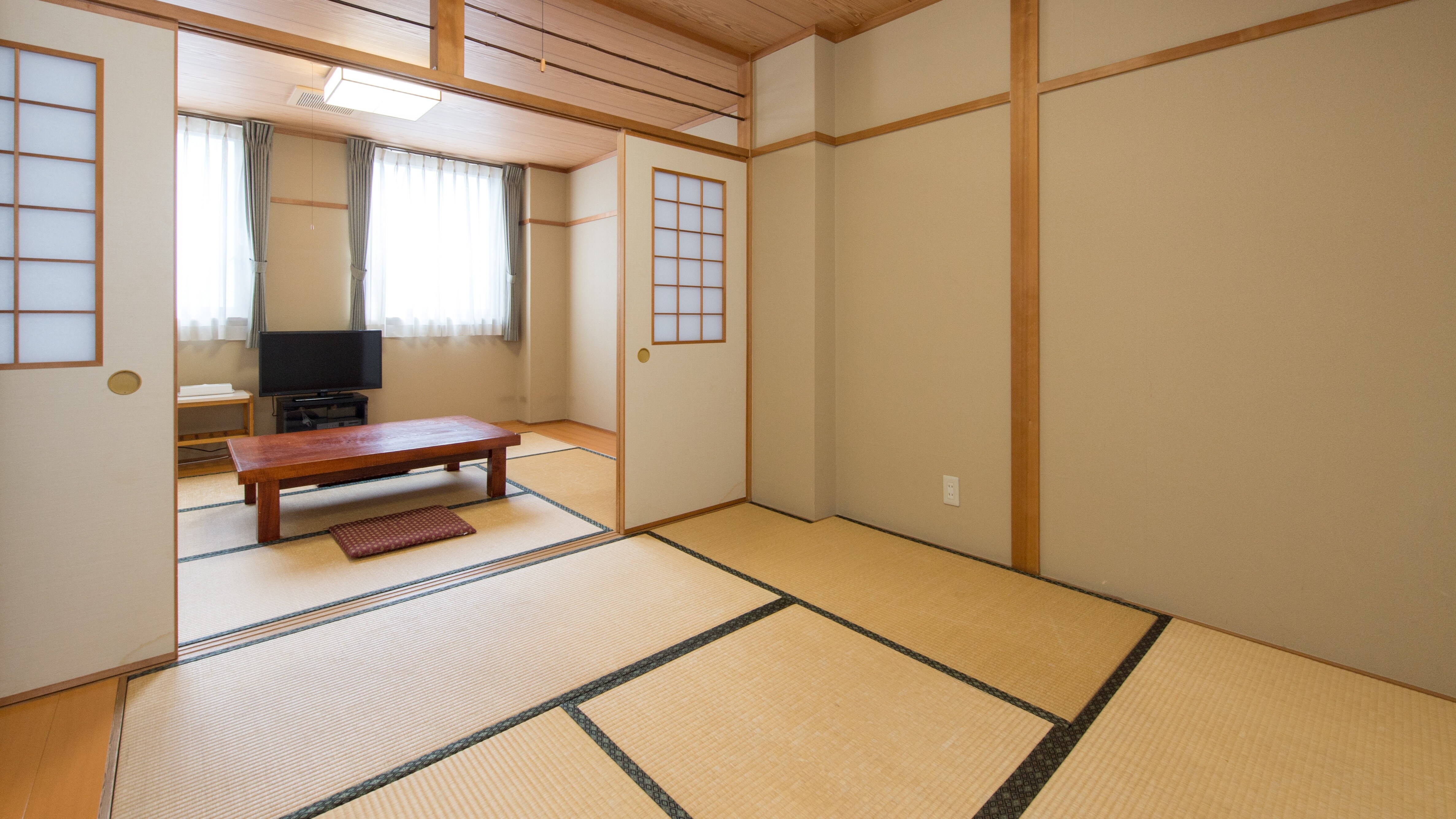 Japanese-style room 216. Can be used by family and friends.