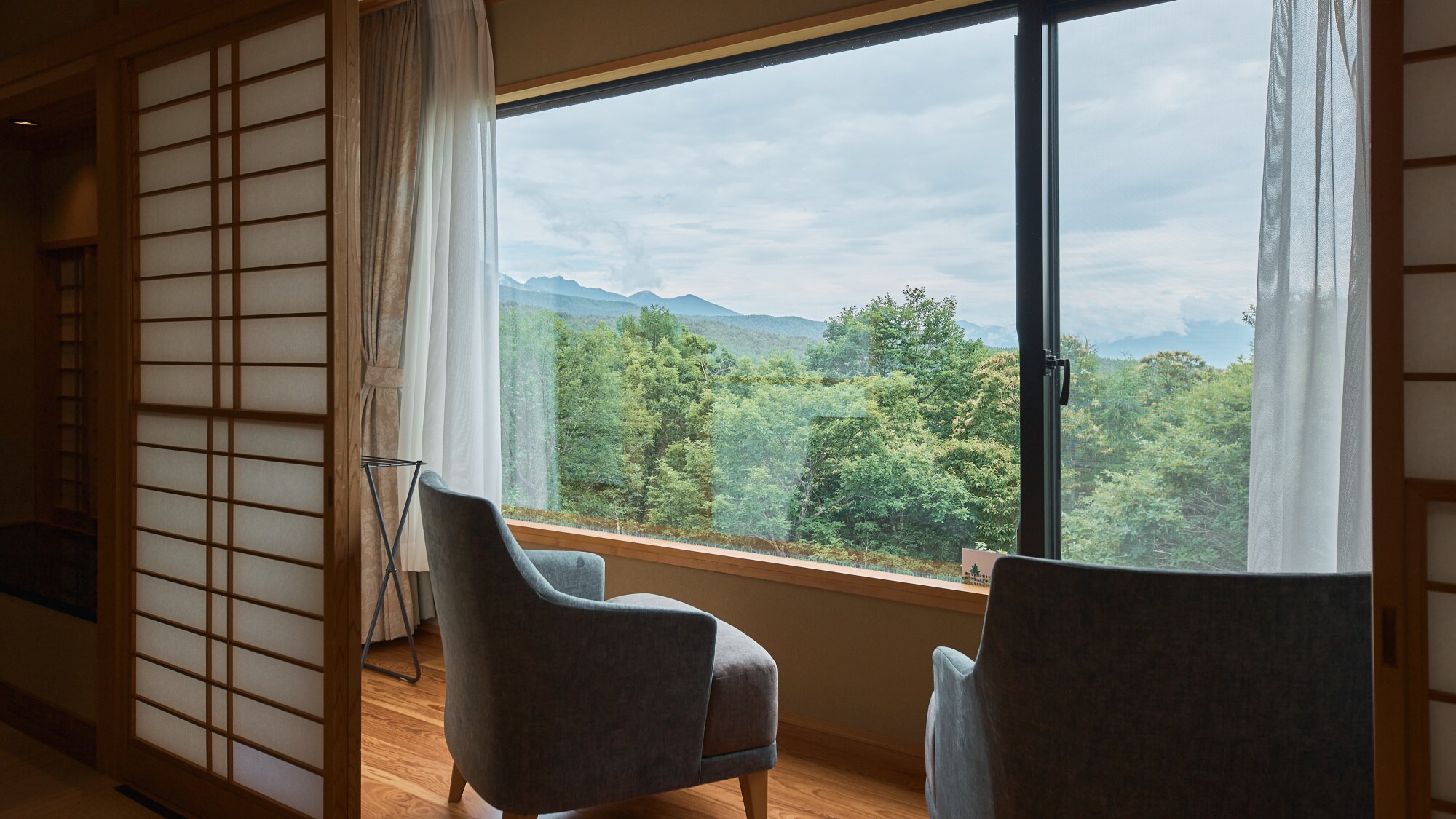 An example of Deluxe Room 1 | You can enjoy the view of Tateshina from your room.