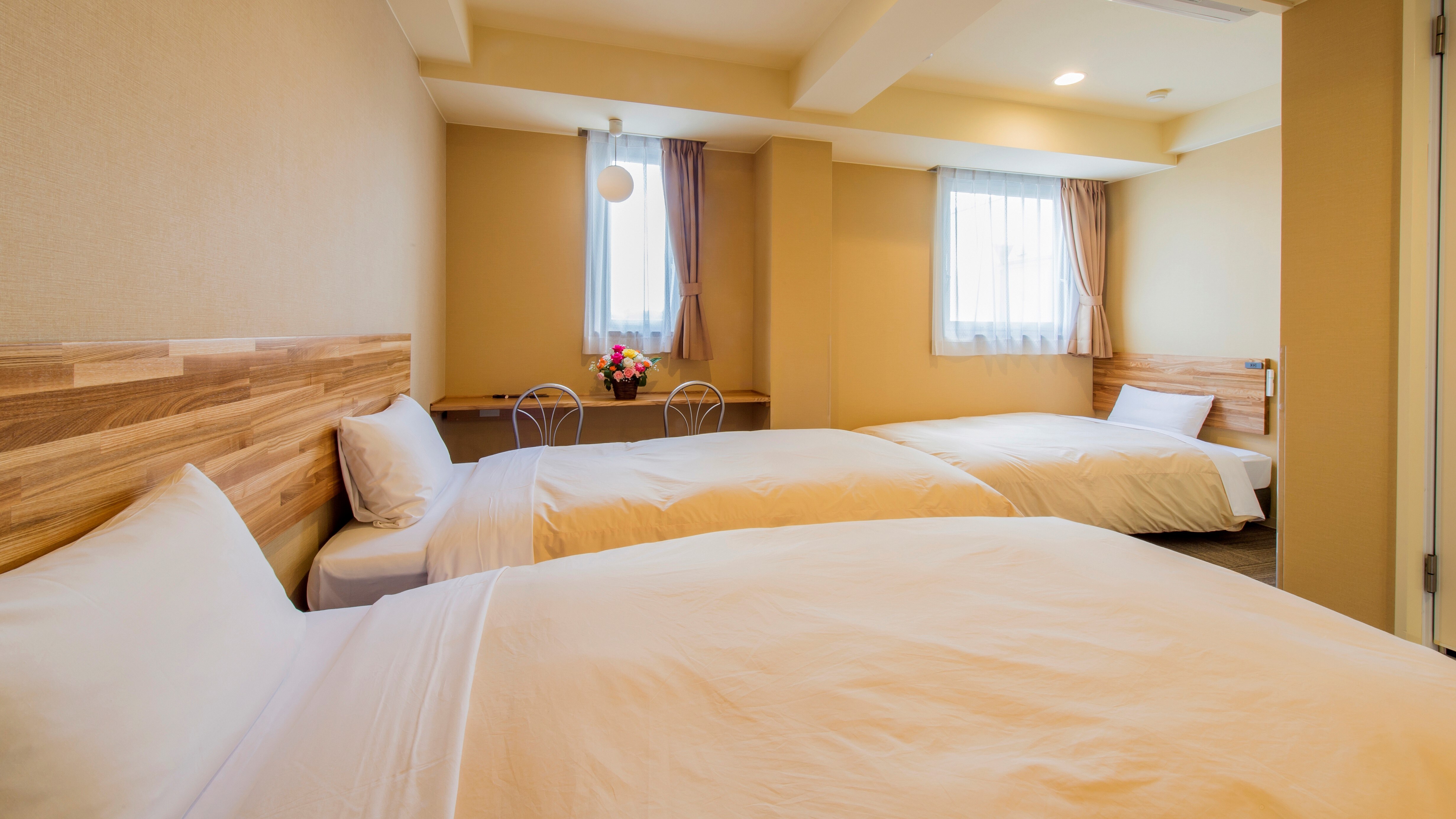 A spacious 18-19 square meter space [Twin Room]