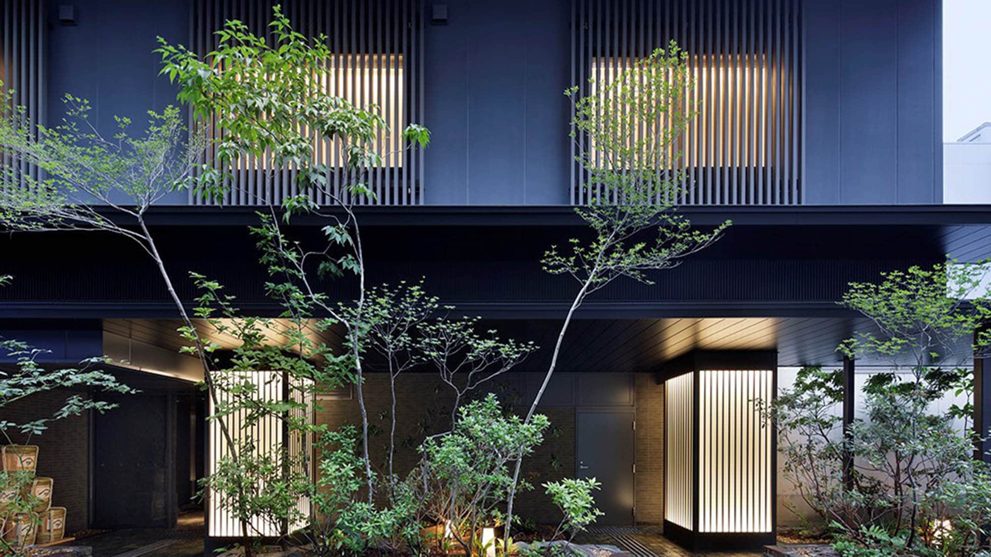 ホテル外観（昼）