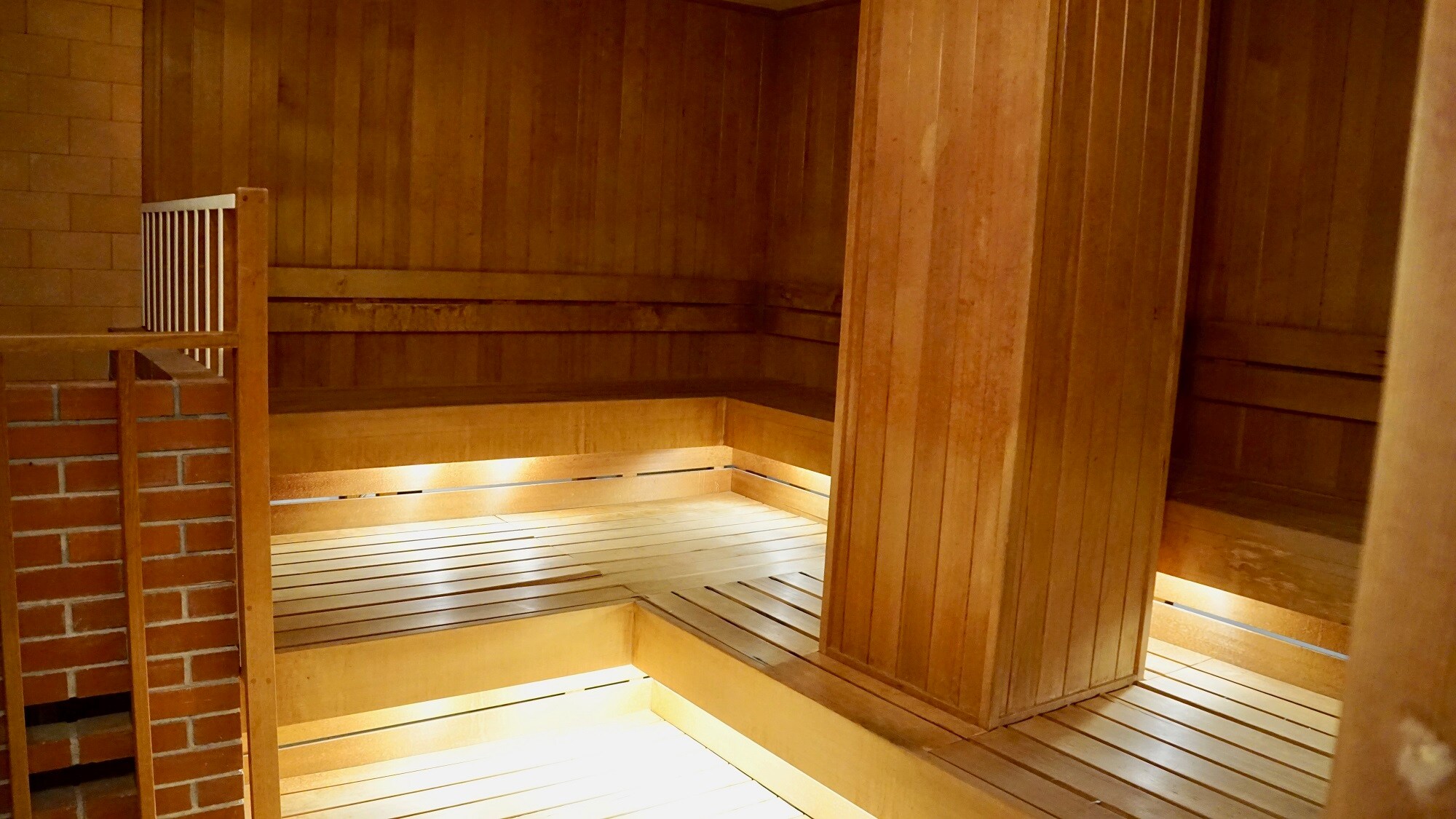 [Large public bath] Sauna (men's bath)