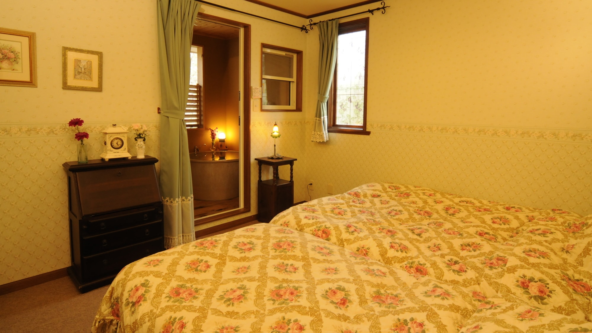 Contoh kamar tamu (suite)