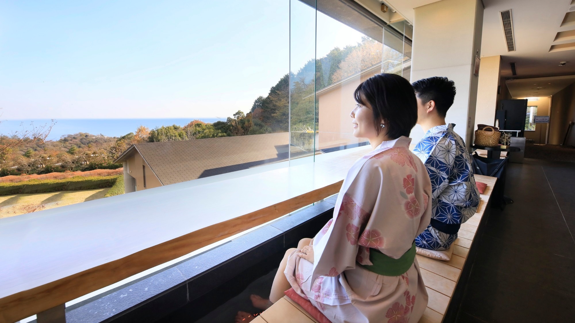 [大廳] 眺望相模灣的足浴咖啡廳