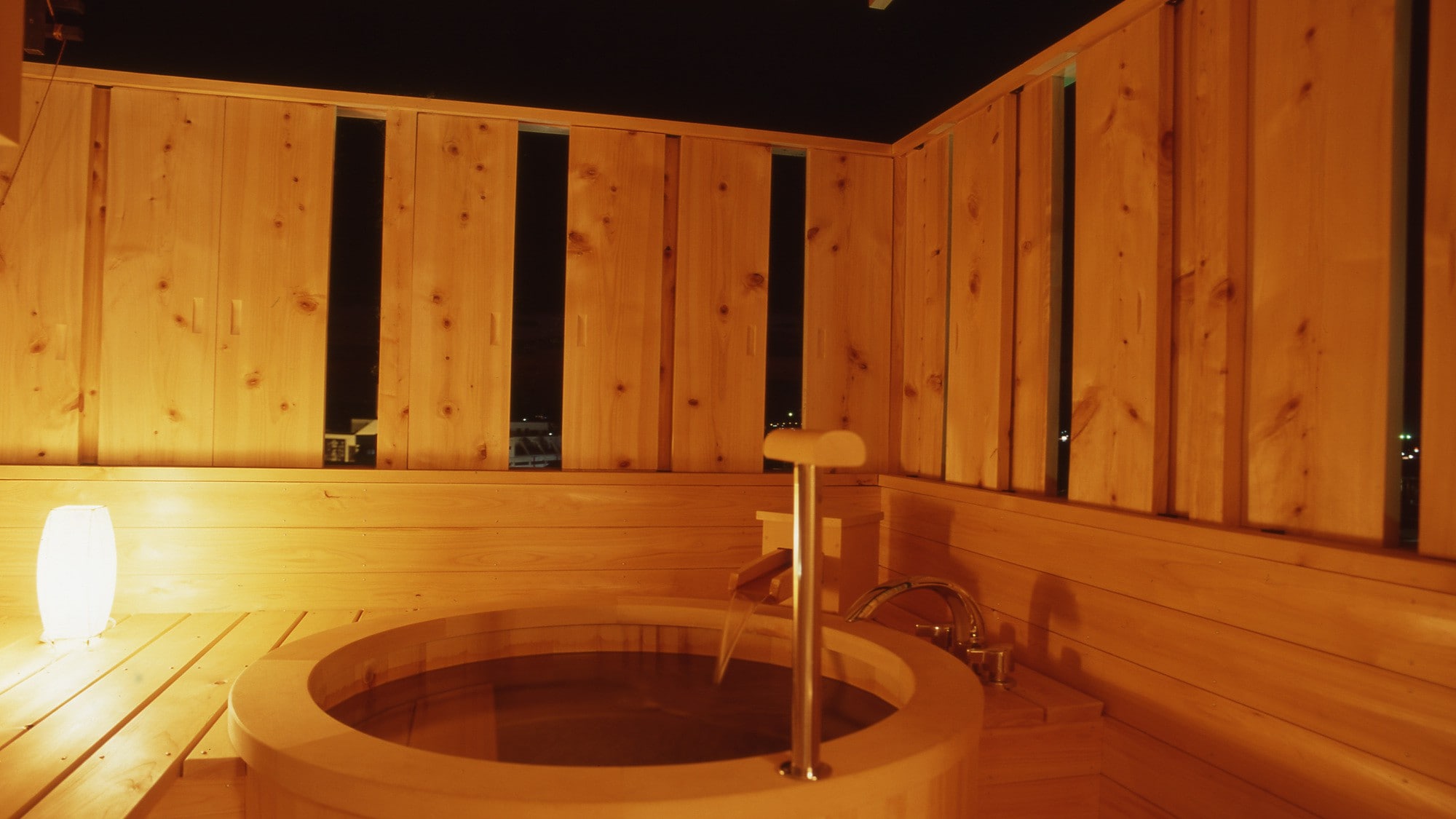 [Kaede no ridge A type] Suite Japanese and Western room with open-air bath Guest room open-air bath (example) * Not a hot spring