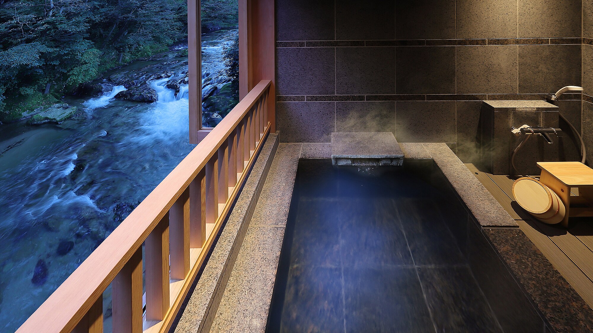 Special room with open-air bath "Momiji Suite"