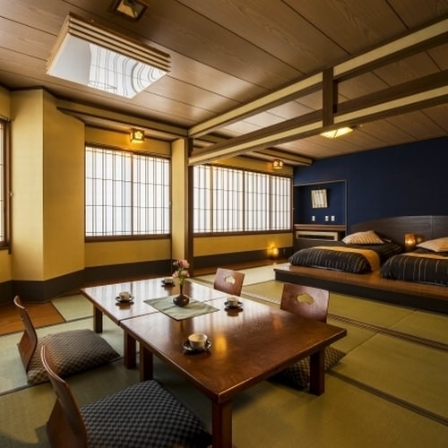  [Main building / Japanese-Western style room] Relax in a spacious space of 10 tatami mats in a Japanese-style room + 10 tatami mats in a bedroom.