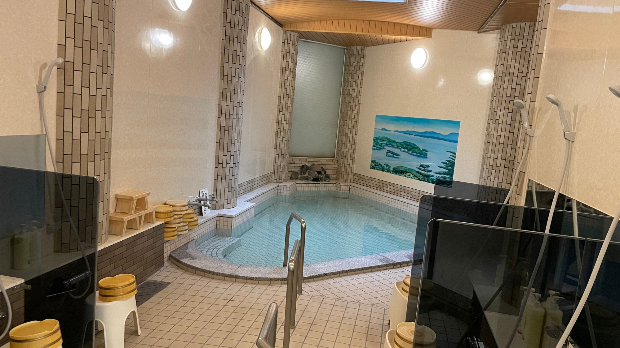 ห้องน้ำใหญ่หญิง