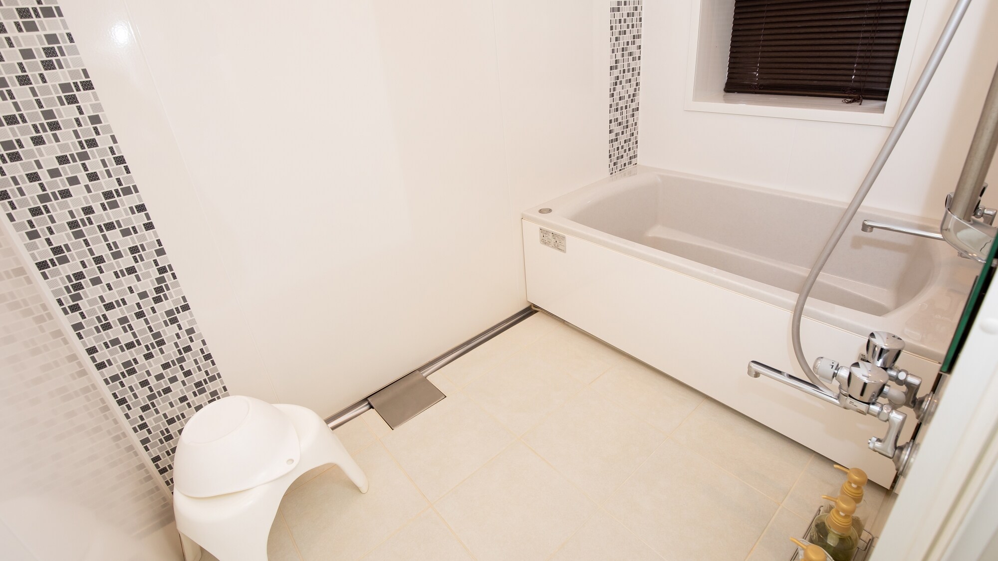 Example of an economy double room (non-smoking)