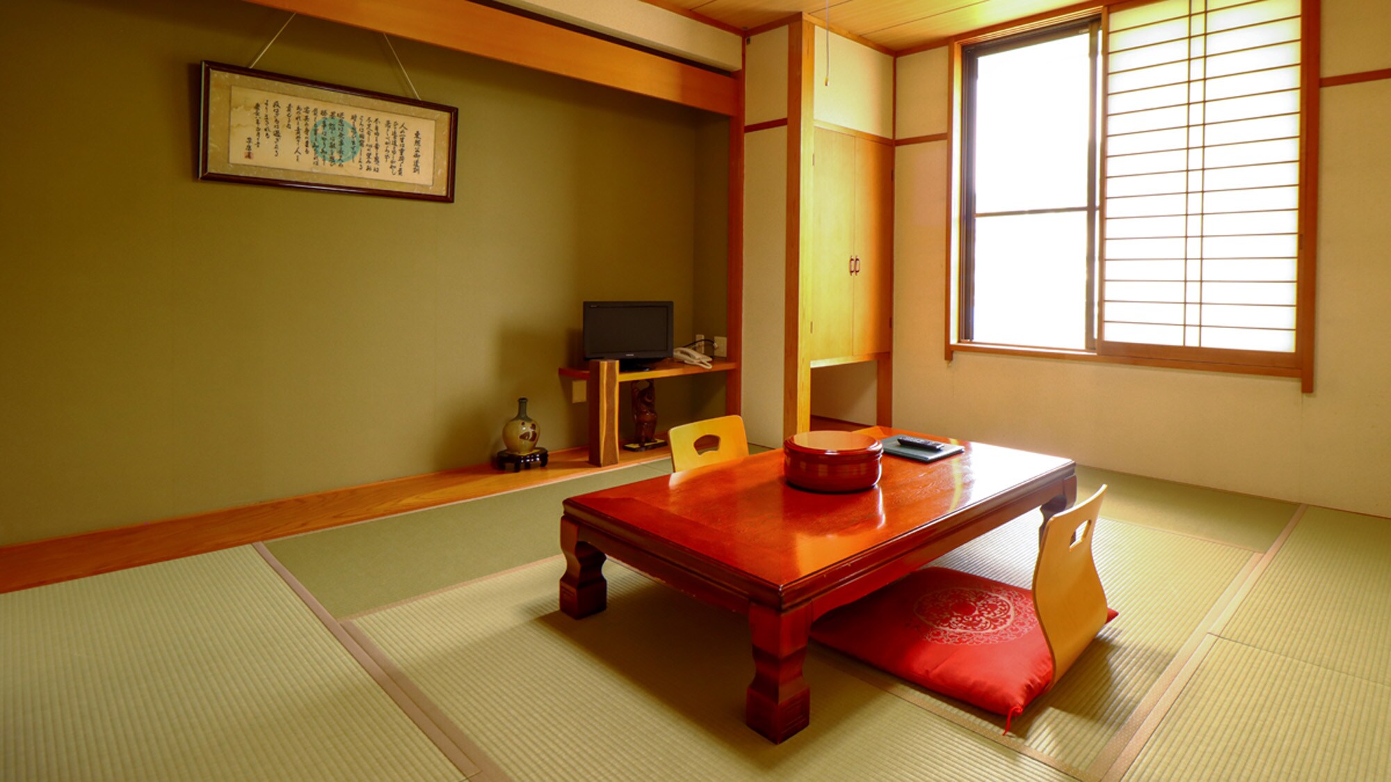 # [New building ◆ Japanese-style room 9.5 tatami mats] Perfect for 1-3 people ★ If you want a spacious room, this is the room for you