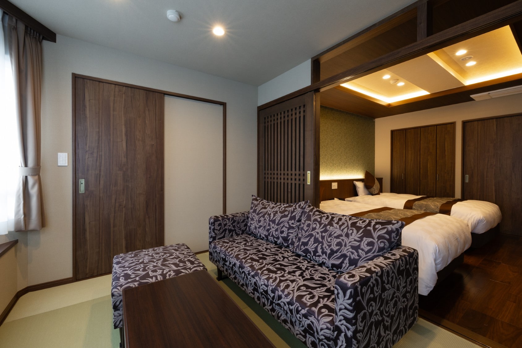 Renovated in March 2024, Japanese modern twin room with open-air bath ♪ "Velvet - Biroudo"