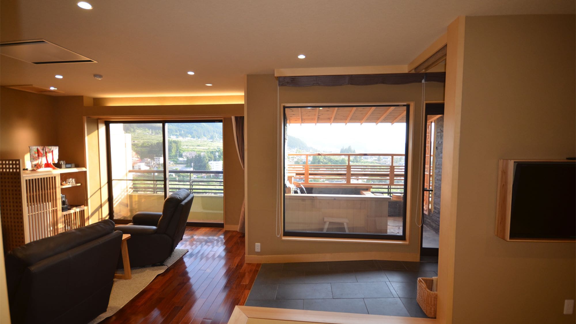 Special Western-style room with open-air bath [Ichicha no Ma]