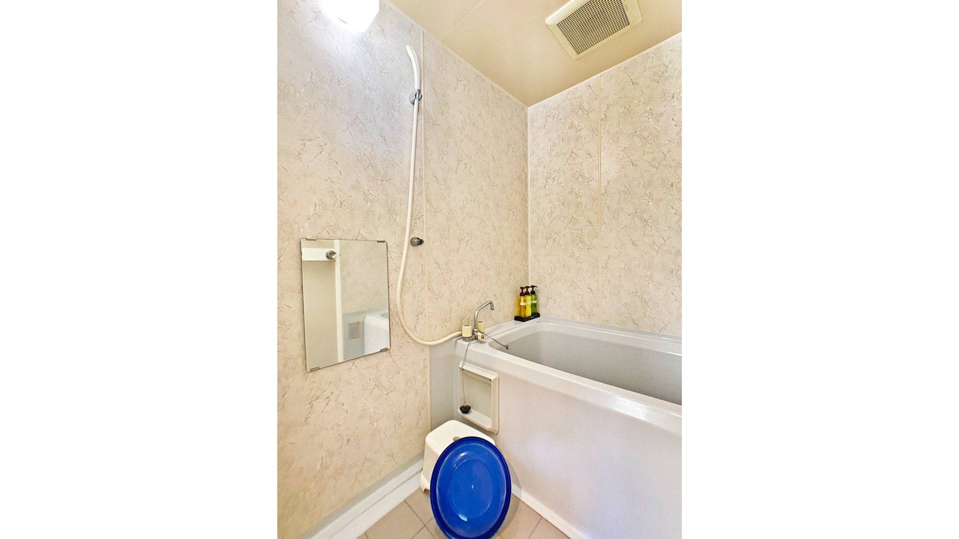 [Japanese-style room 14 tatami mats + 6 tatami mats 2 rooms] Bath