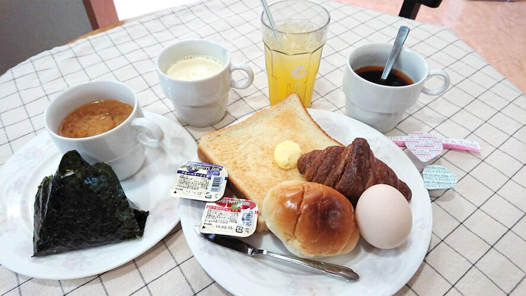 ・ Breakfast is included in all plans! Please enjoy it freely.