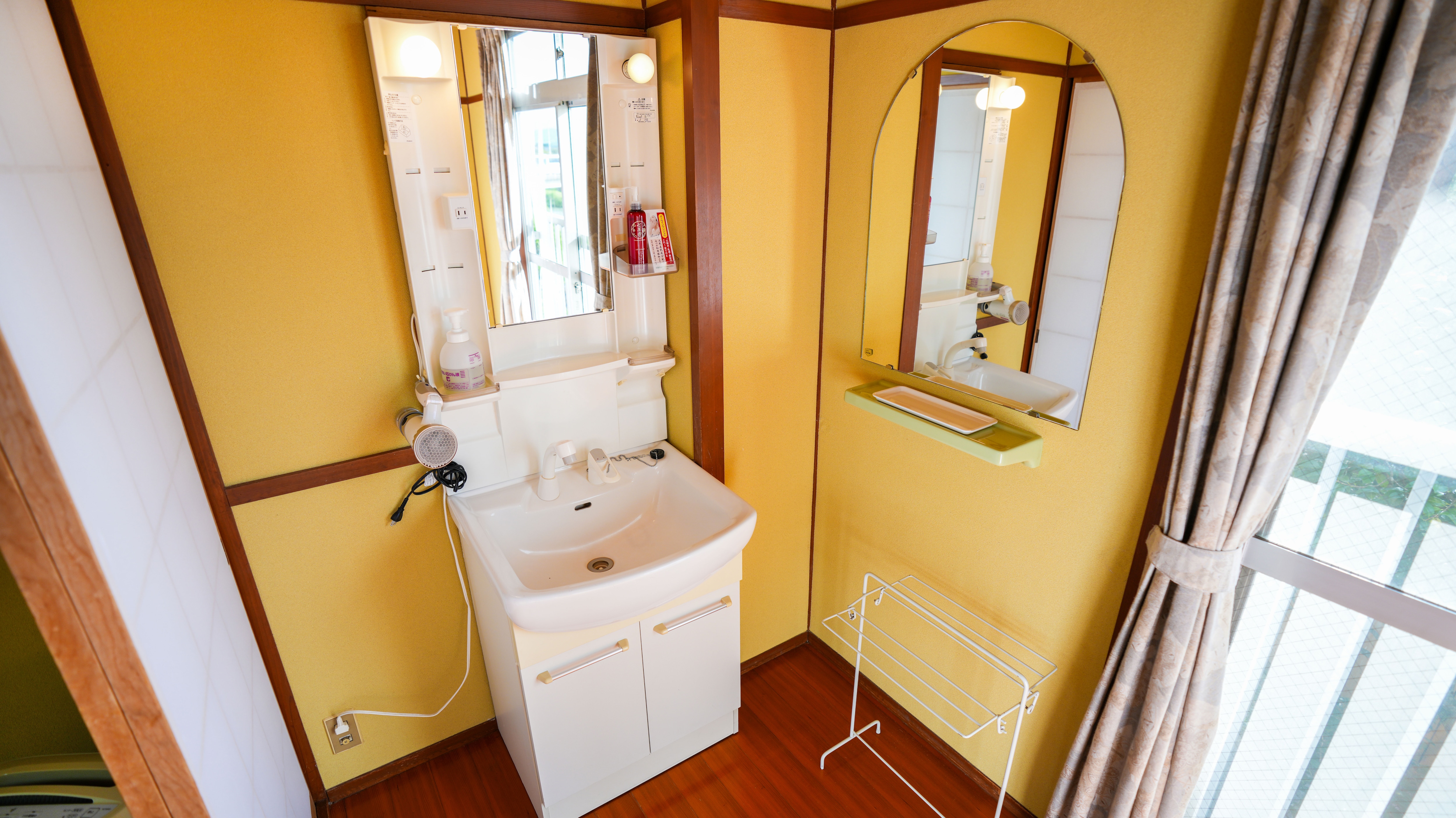 [Guest room] 6 tatami Japanese style room washstand