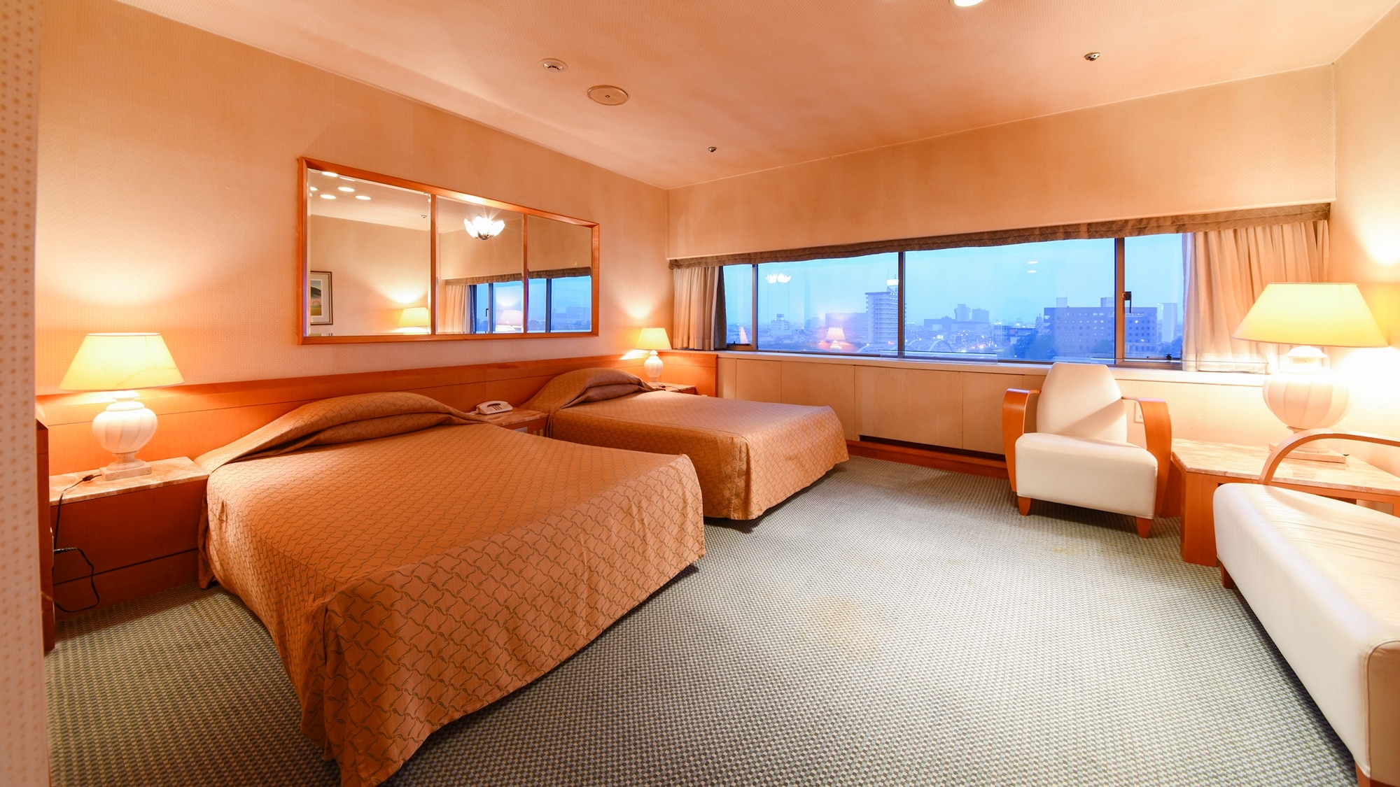 Deluxe Twin/33 square meters, international standard size room.