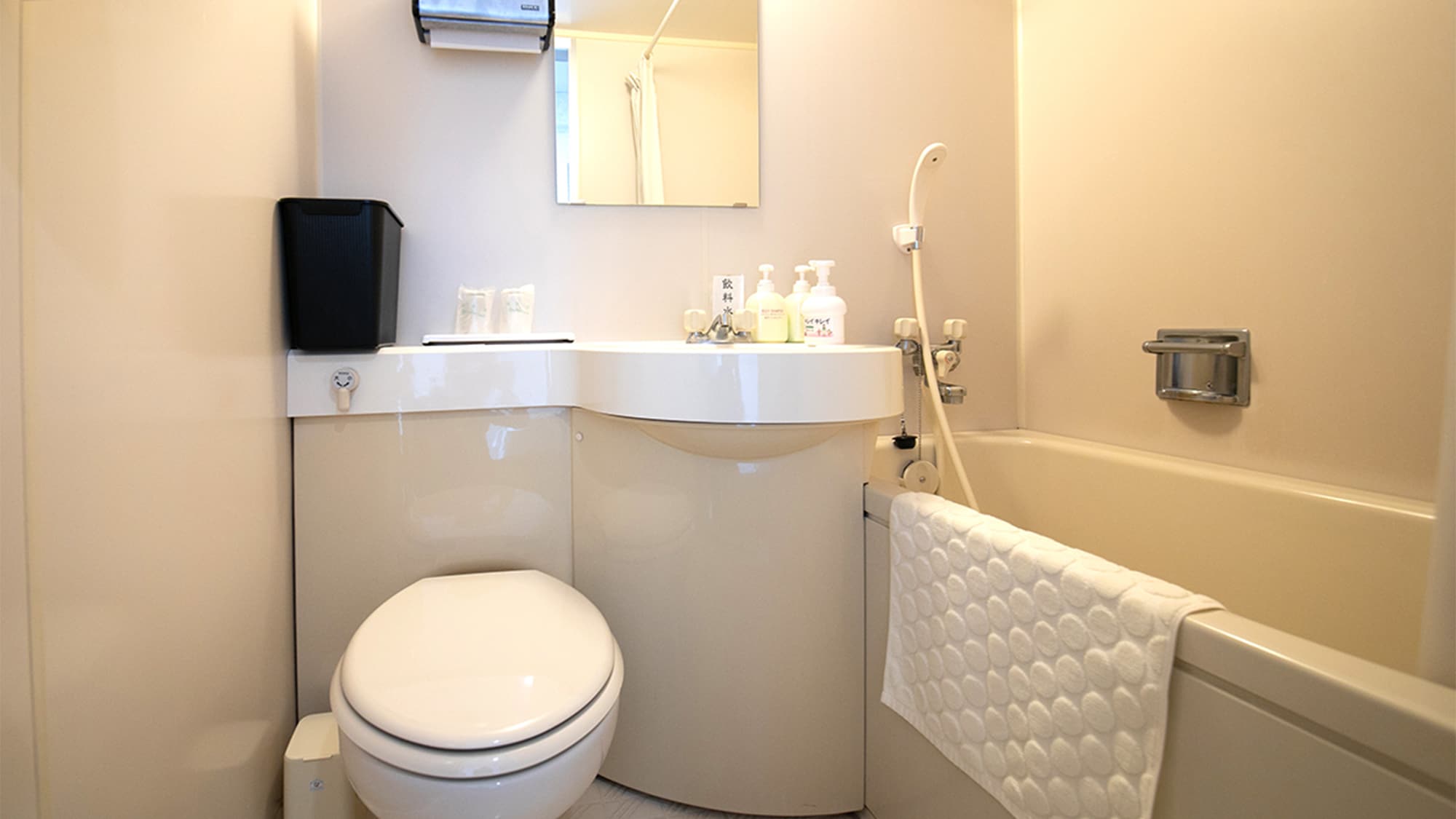 Guest room unit bath