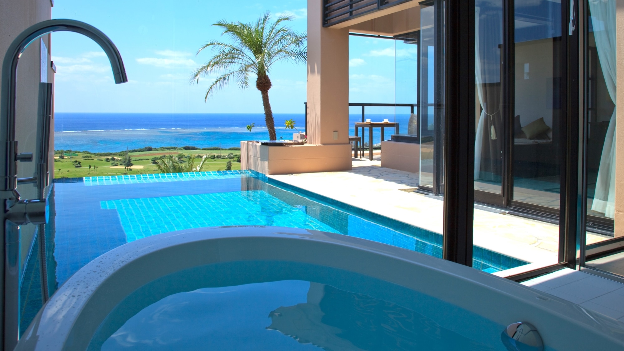 [Pool villa lagoon suite top floor, 4F designation] Spacious bathroom.