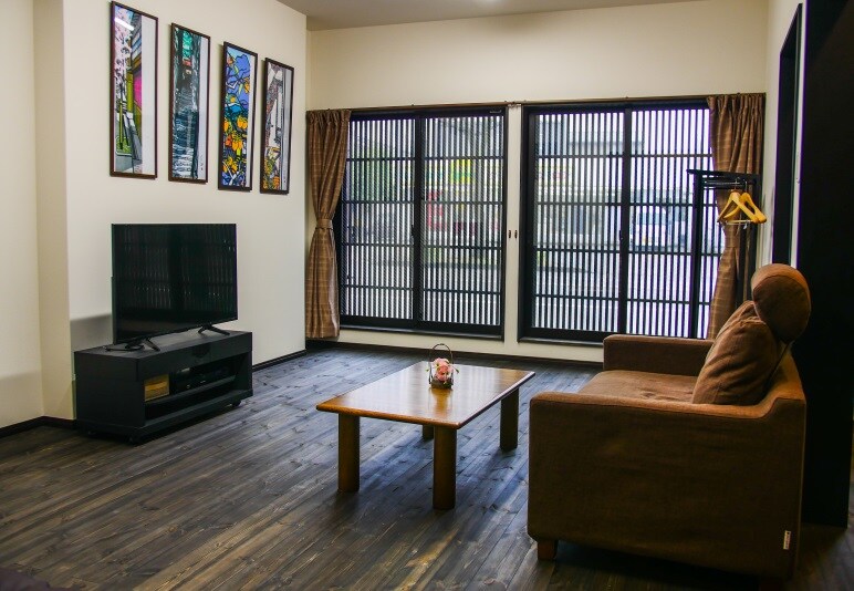 A spacious shared space of 30 tatami mats