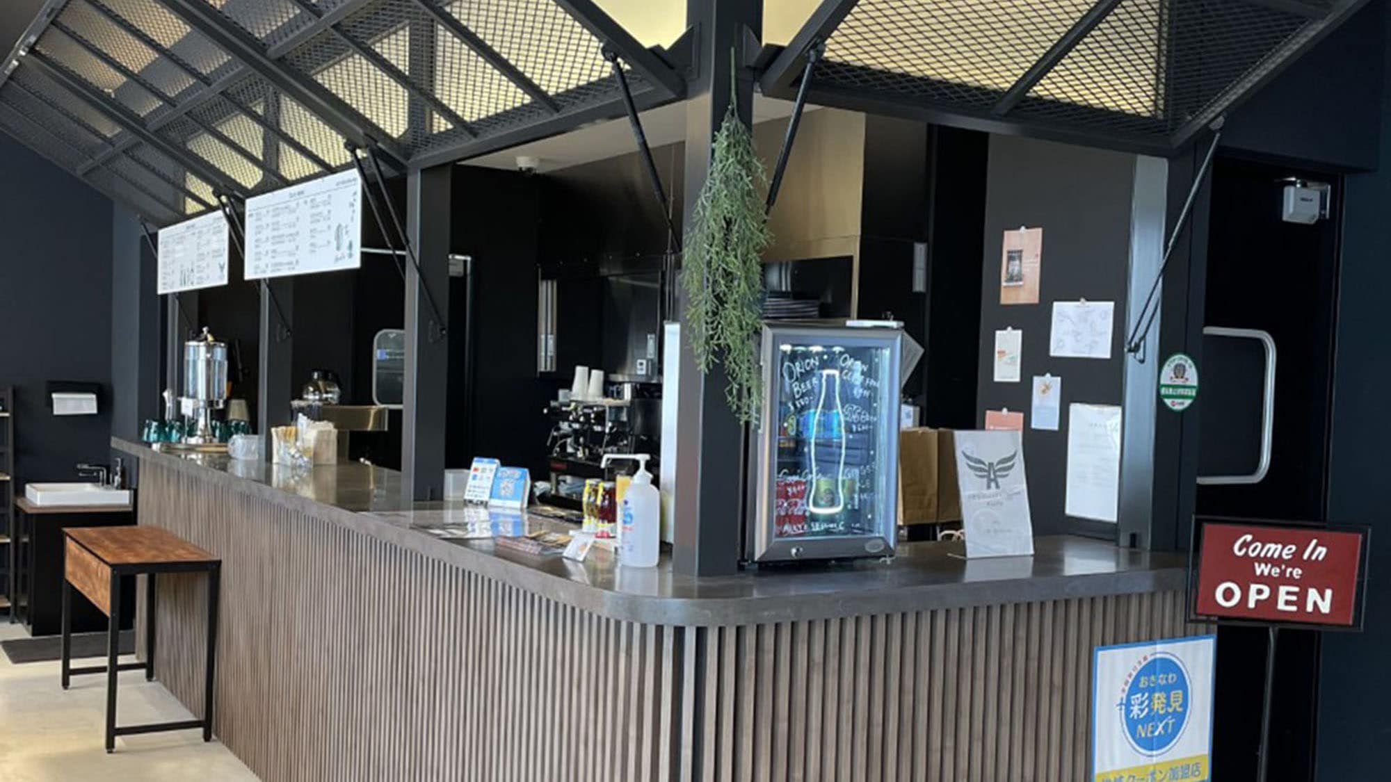 Bên ngoài nhà hàng/quán cà phê "ALLY's 58 street Coffee"