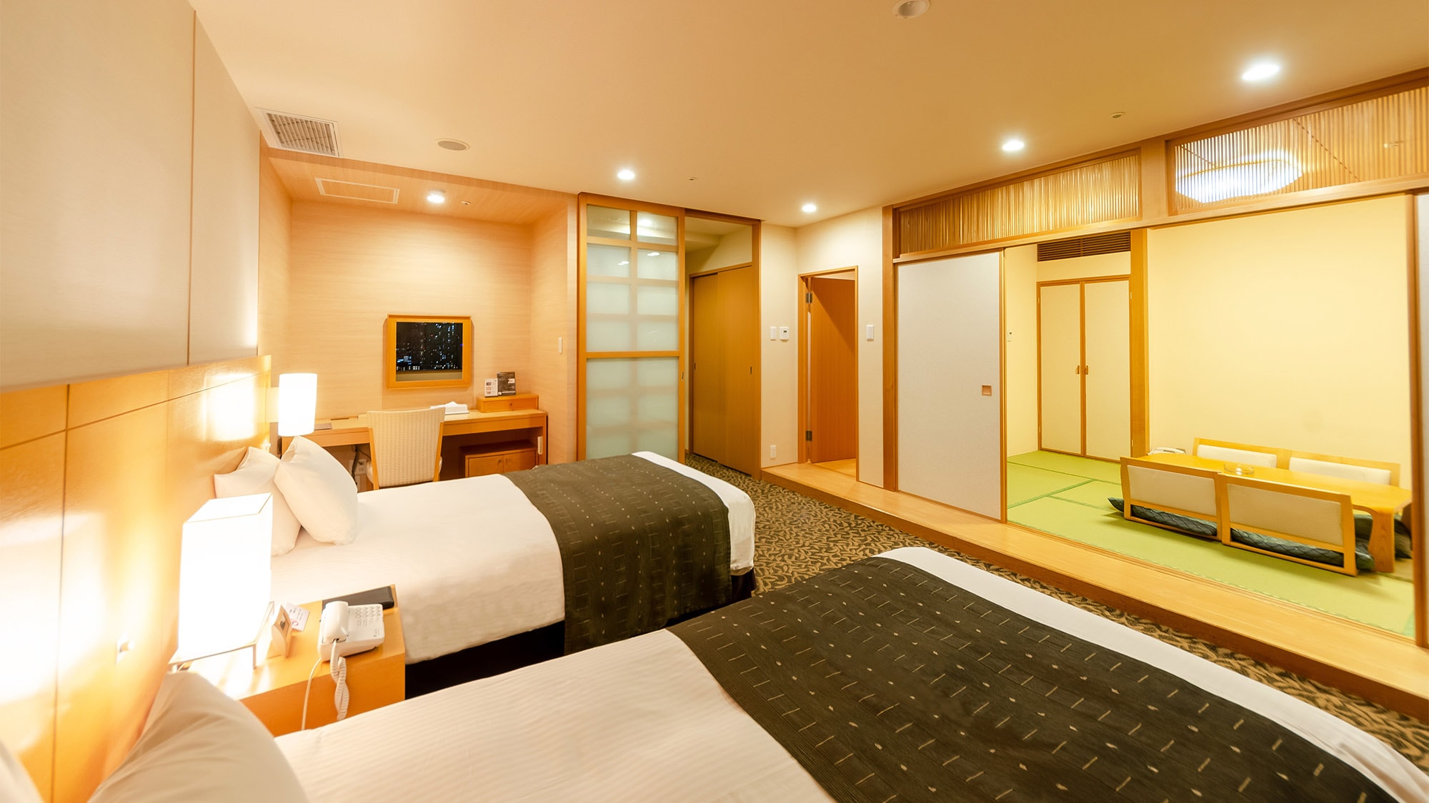 Japanese-Western room [Western room + 6 tatami Japanese room]