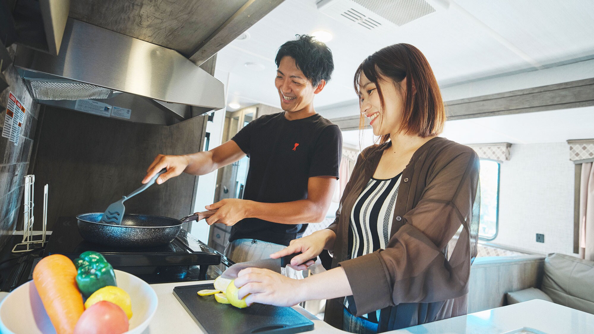 [Trailer house / 11m] You can bring your favorite ingredients and enjoy cooking in the fully equipped kitchen.