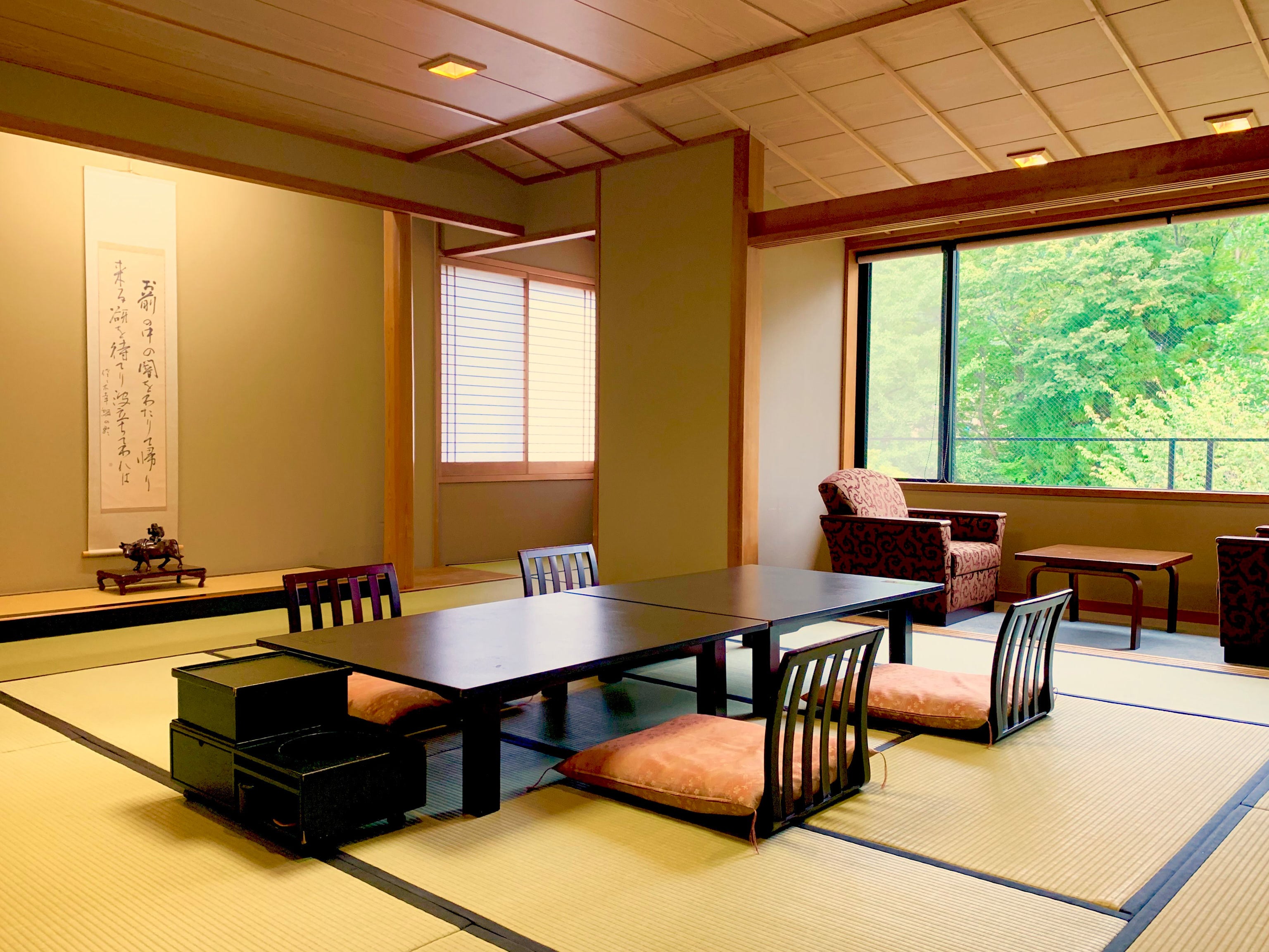 [Non-smoking] East Wing, garden view, Japanese-style room (15 tatami mats), bath, toilet and washbasin included