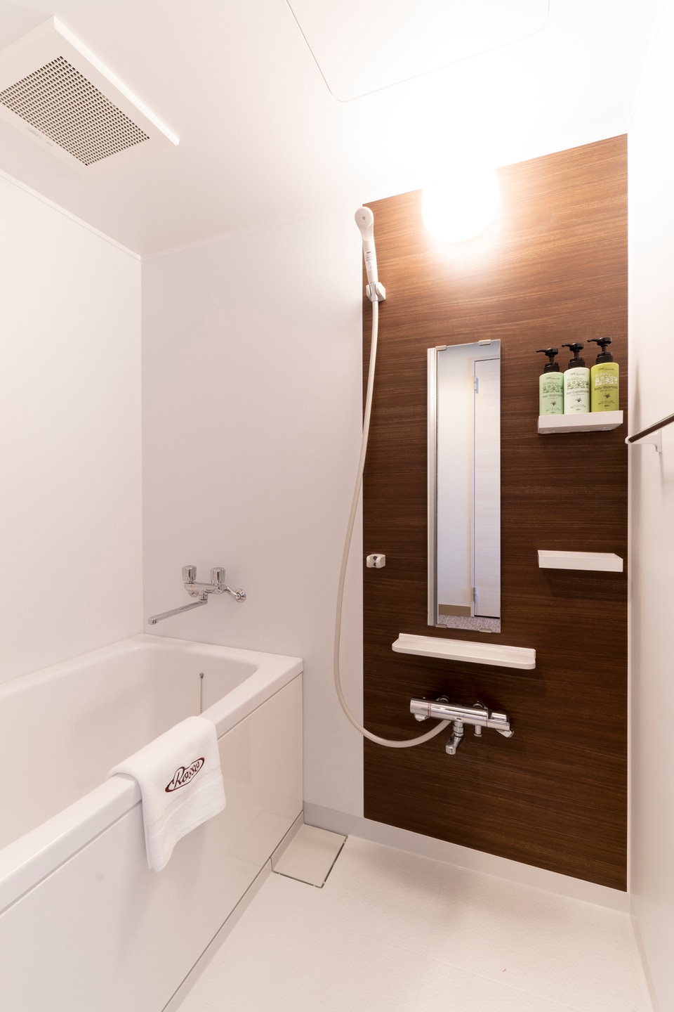 Contoh Kamar Mandi Kembar Hollywood