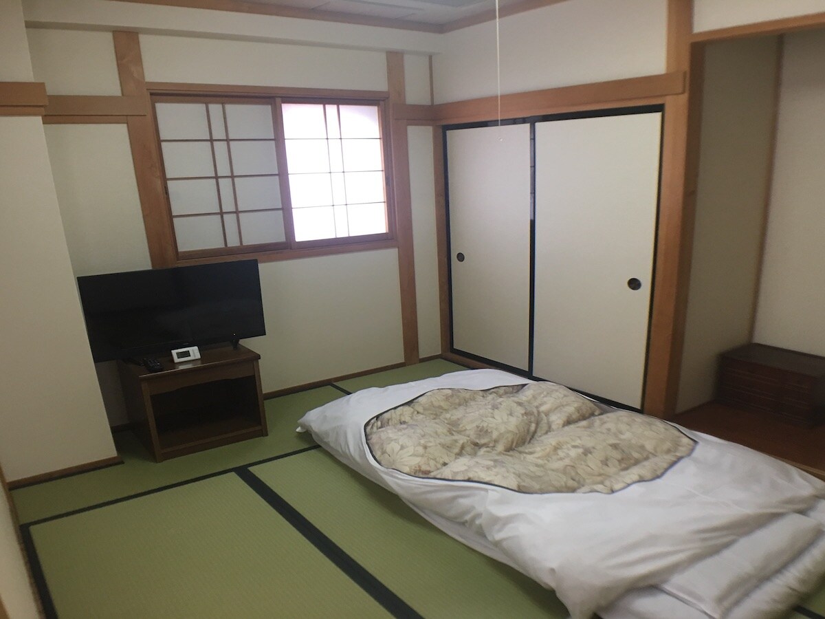 Kamar bergaya Jepang-Barat Bagian kamar bergaya Jepang Semua kamar bebas rokok.