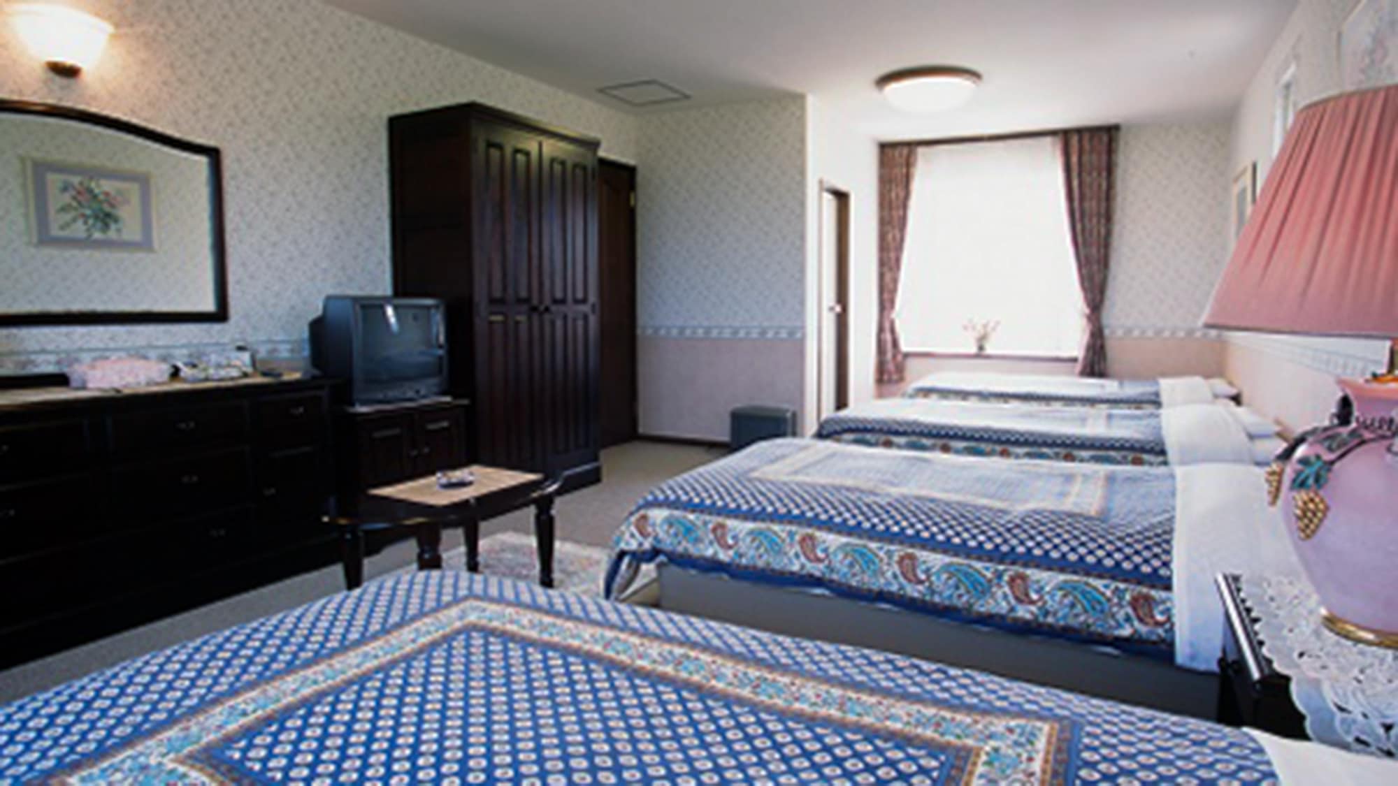 ・This is an example of a twin room.