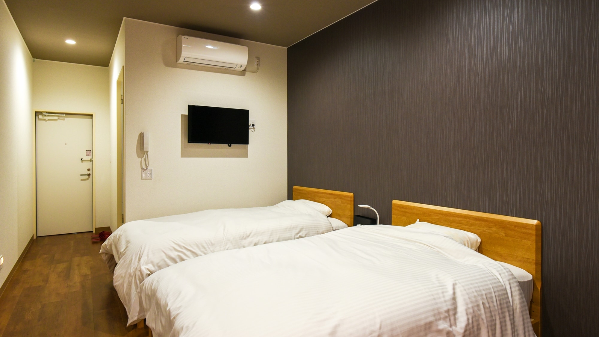 [Room example] Twin room. Perfect for couples and parents and children traveling alone♪ There is no doubt that you will have a lively conversation while lying down!