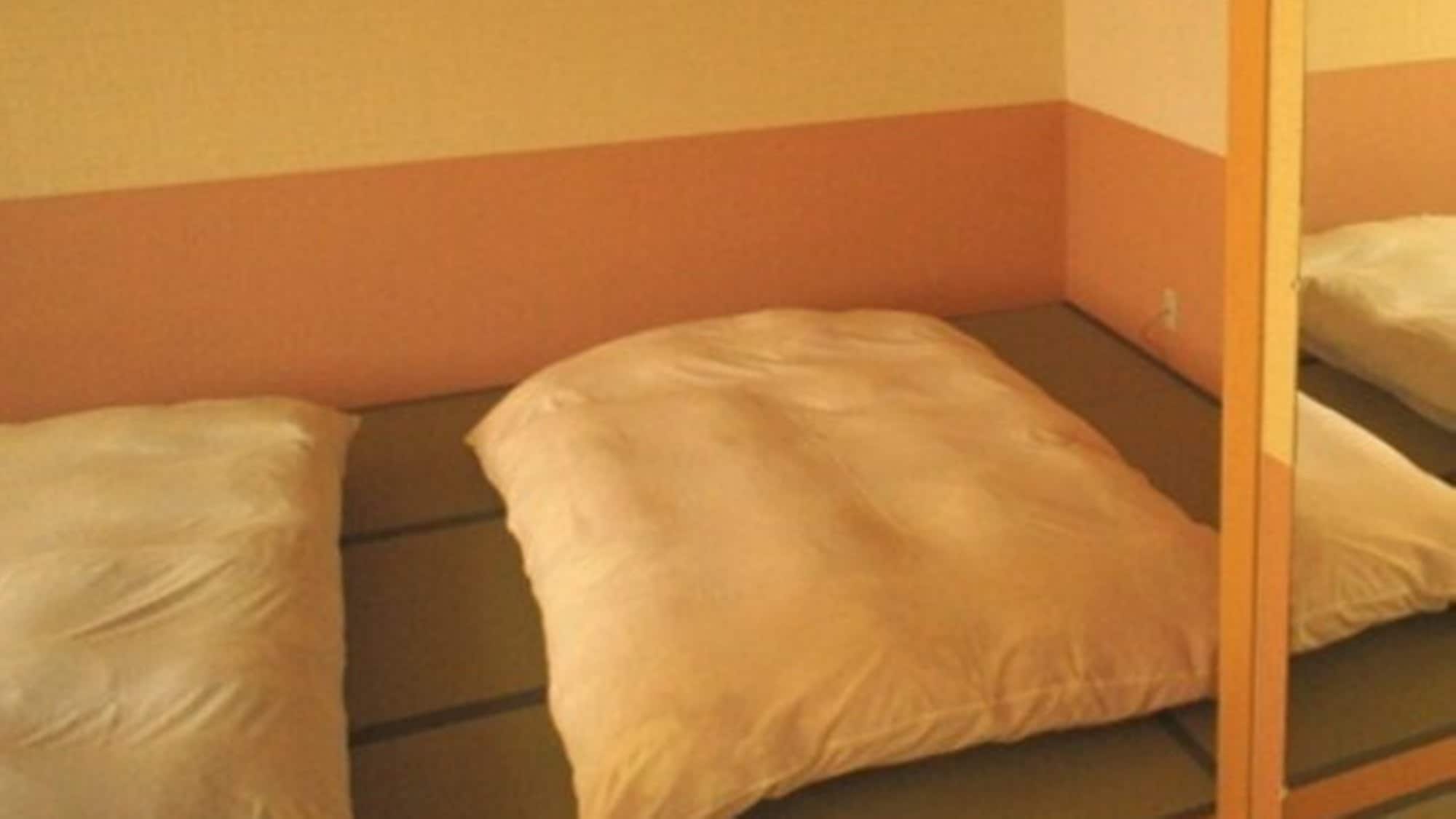 Japanese-style room (10 tatami mats)