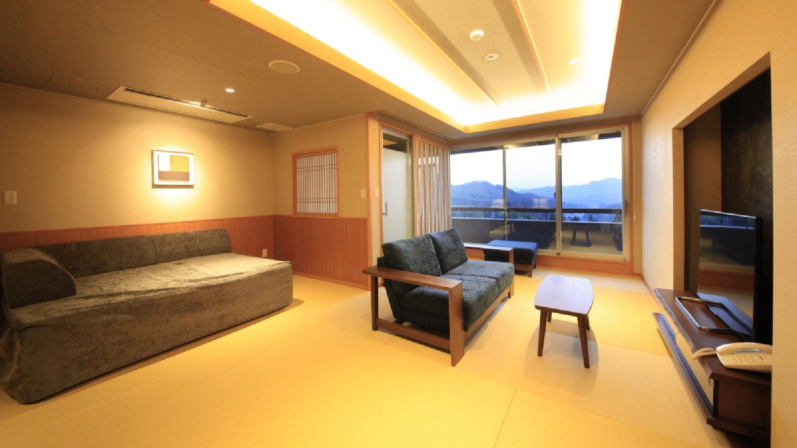 [Tầng thượng lộ thiên Q] 3 giường Simmons + bồn tắm lộ thiên nước nóng thiên nhiên + vòi sen + toilet tắm vòi sen...Q...