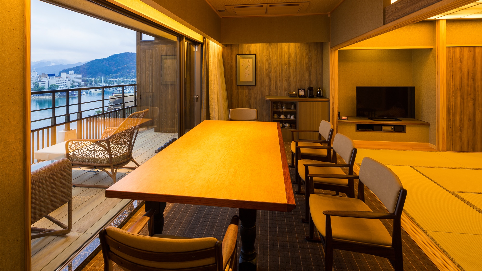 [ทุกห้องมีห้องอาบน้ำแบบเปิดโล่งส่วนตัว] Villa Paradise Sora no Niwa Type L ・ ร้านอาหารนั่งเล่น (ตัวอย่าง)