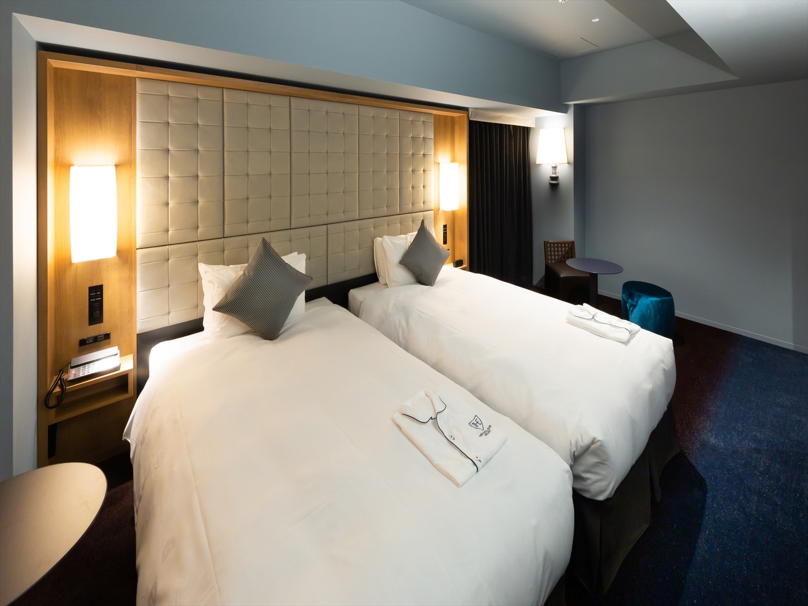 [Deluxe Twin B] Upper grade room of 30 square meters. Up to 3 people.