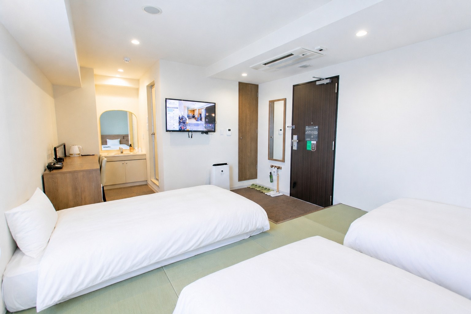 Japanese-Western style room
