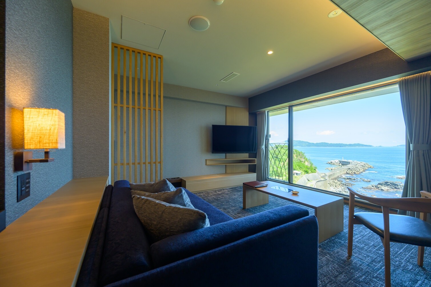 Guest room: Deluxe Western-style room