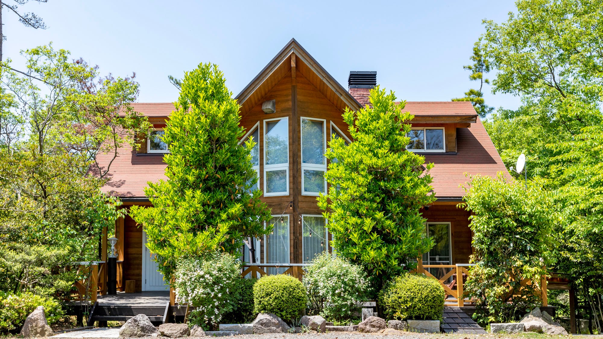 The exterior of a coveted log house