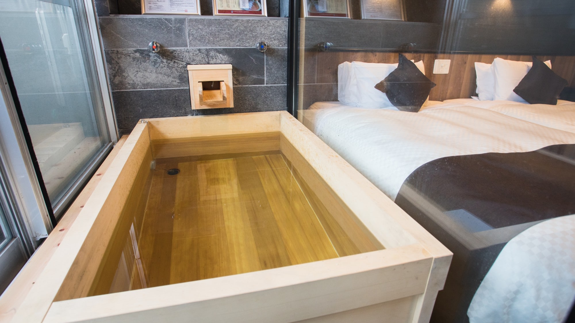 [Beautiful Japanese-style superior room] 27 square meters