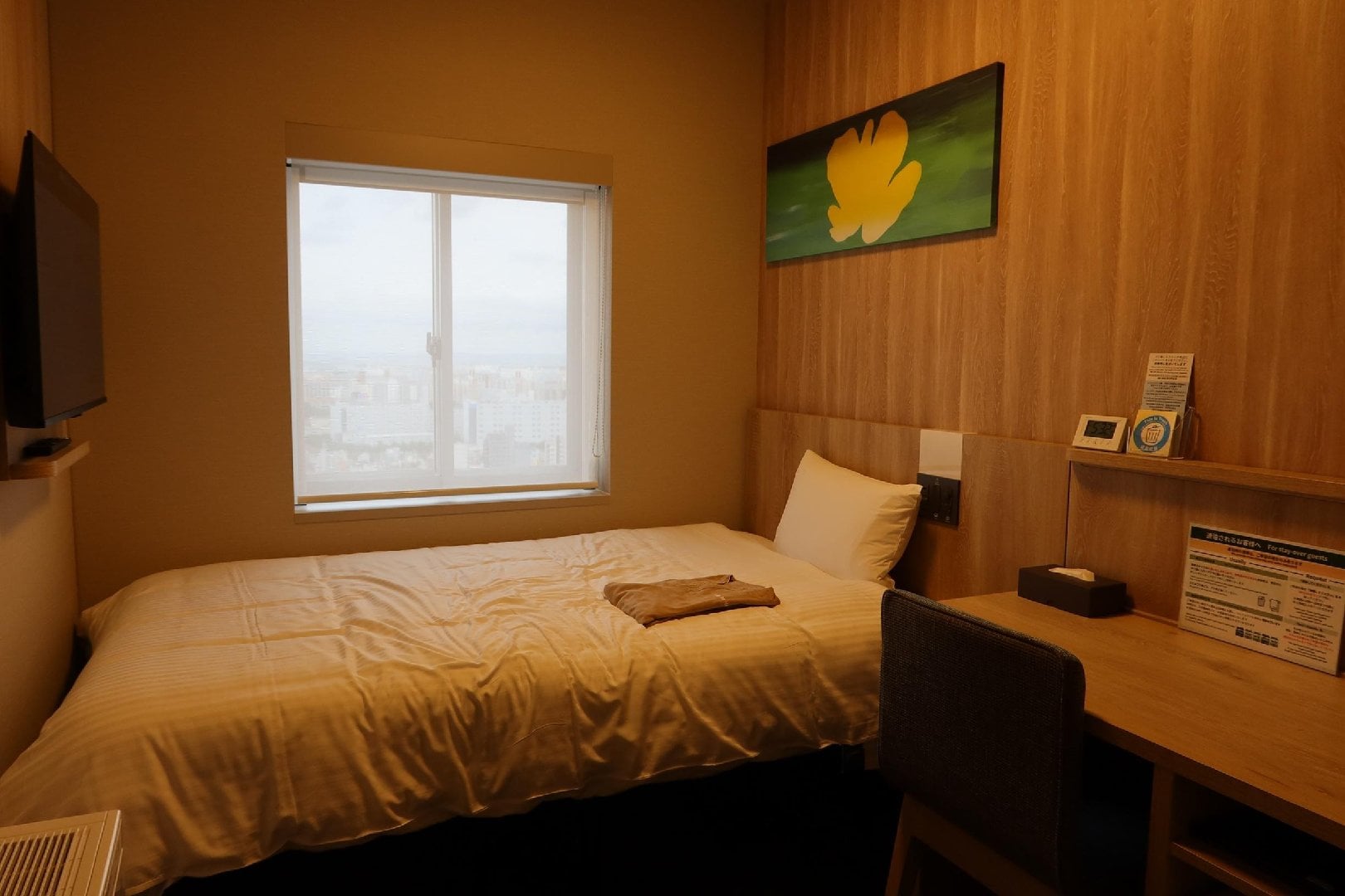 260704 room ours inn Hankyu.JPG