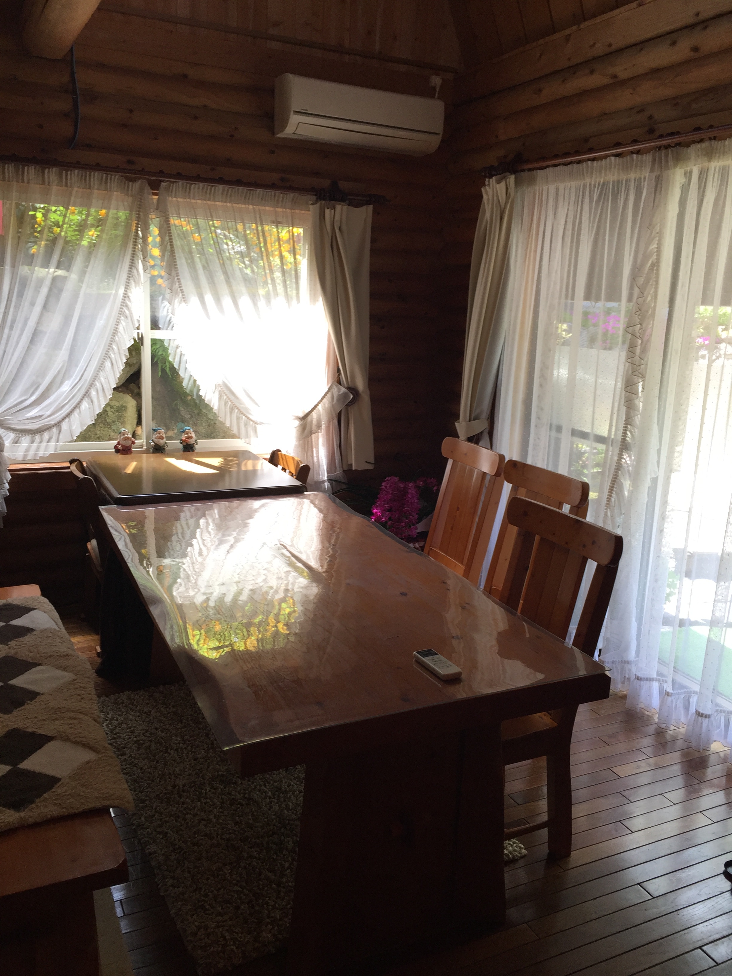 Log House Komorebi 1F Ăn uống