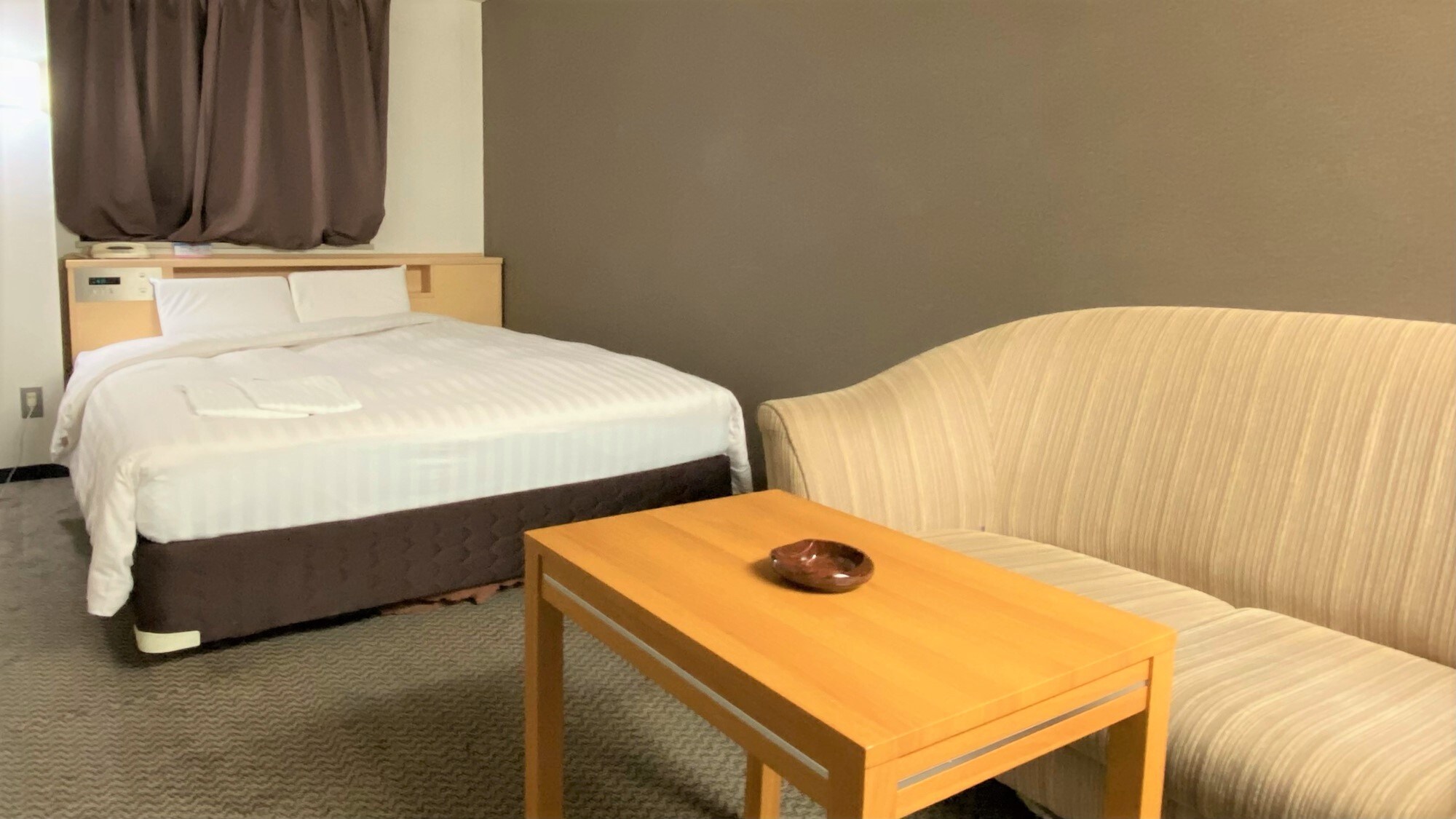 Tempat tidur kamar ganda bangunan utama