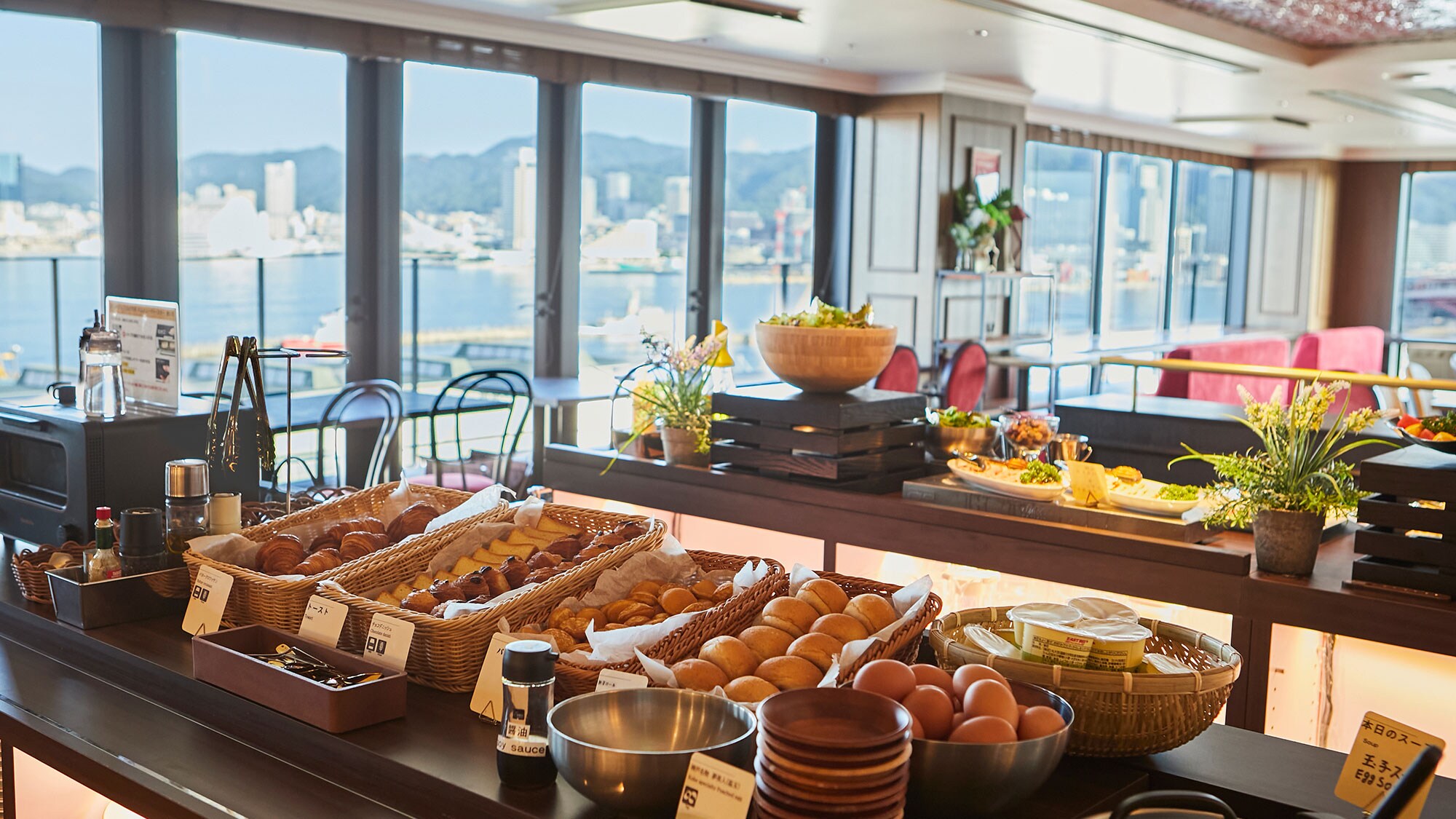Breakfast buffet image