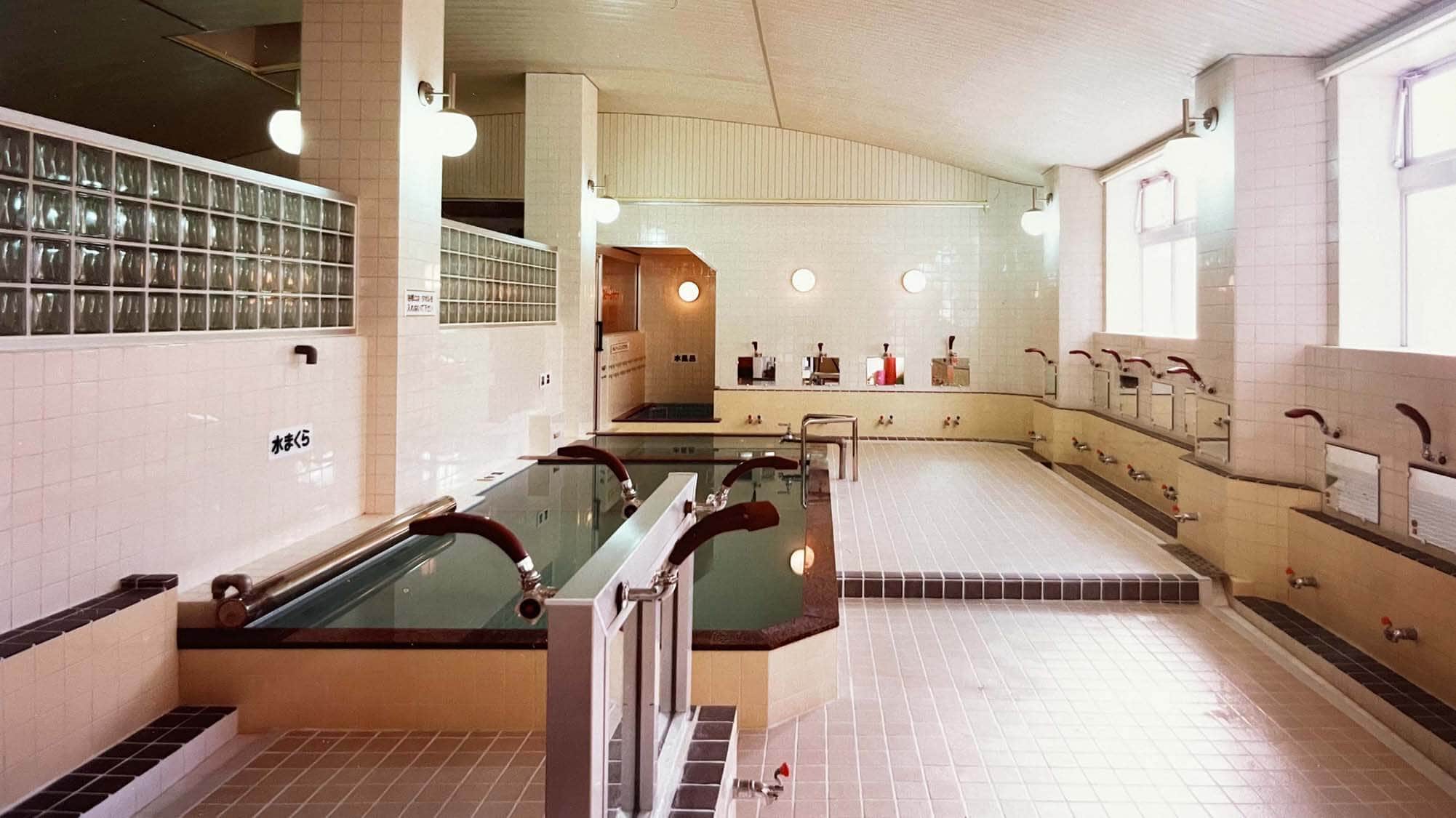 ・ [Sento] A natural hot spring sento with a nostalgic atmosphere