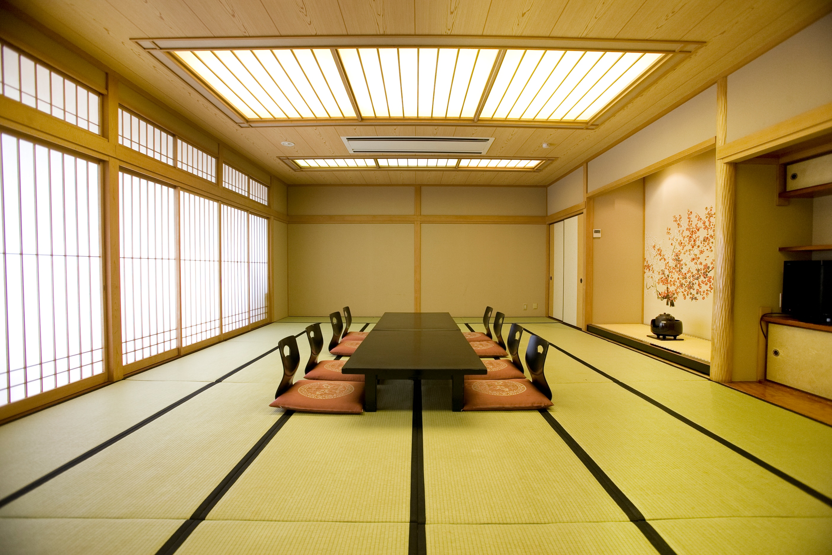 Large riverside room (Irifune no Ma)