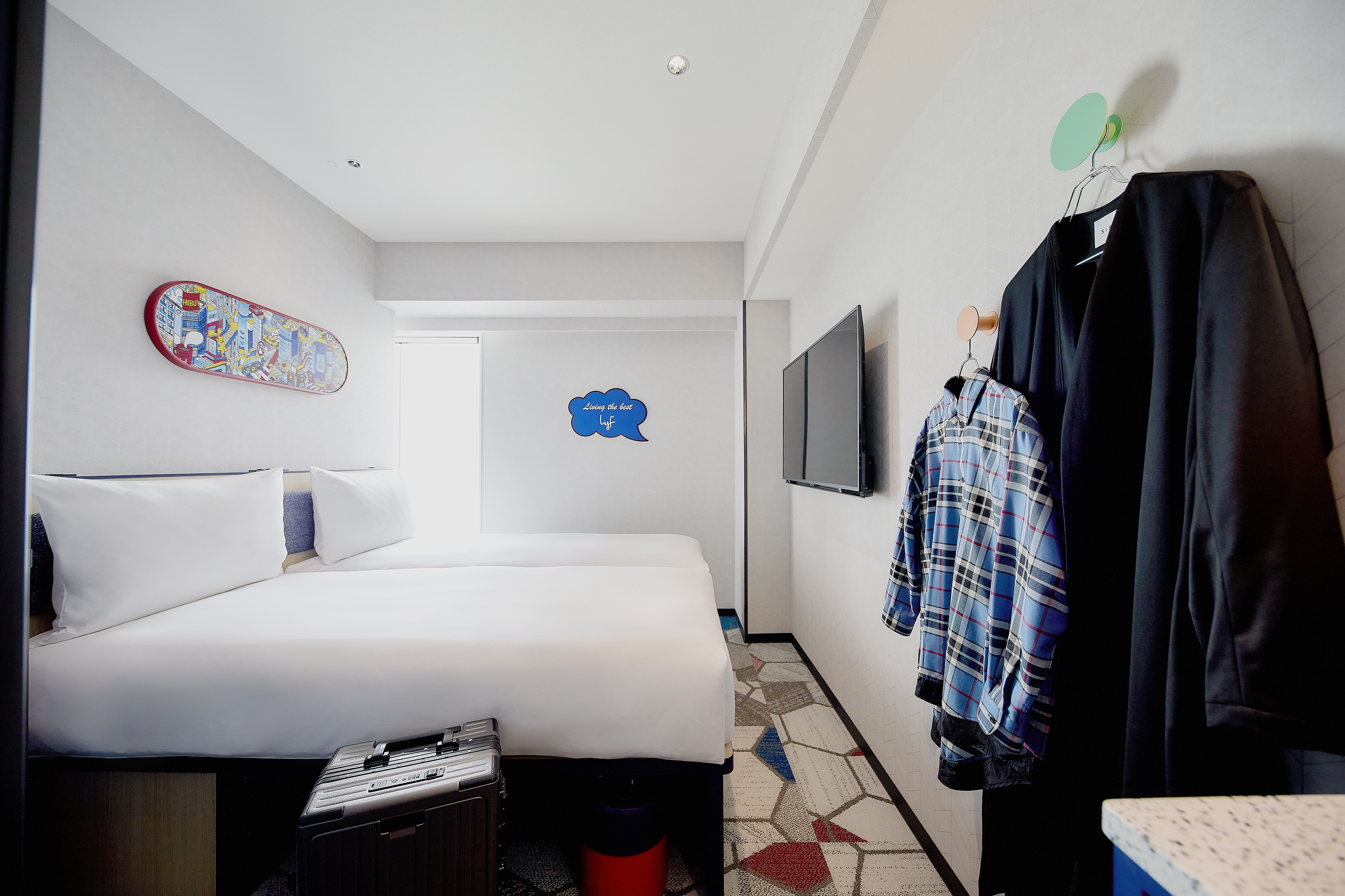 Berdampingan (studio kembar)